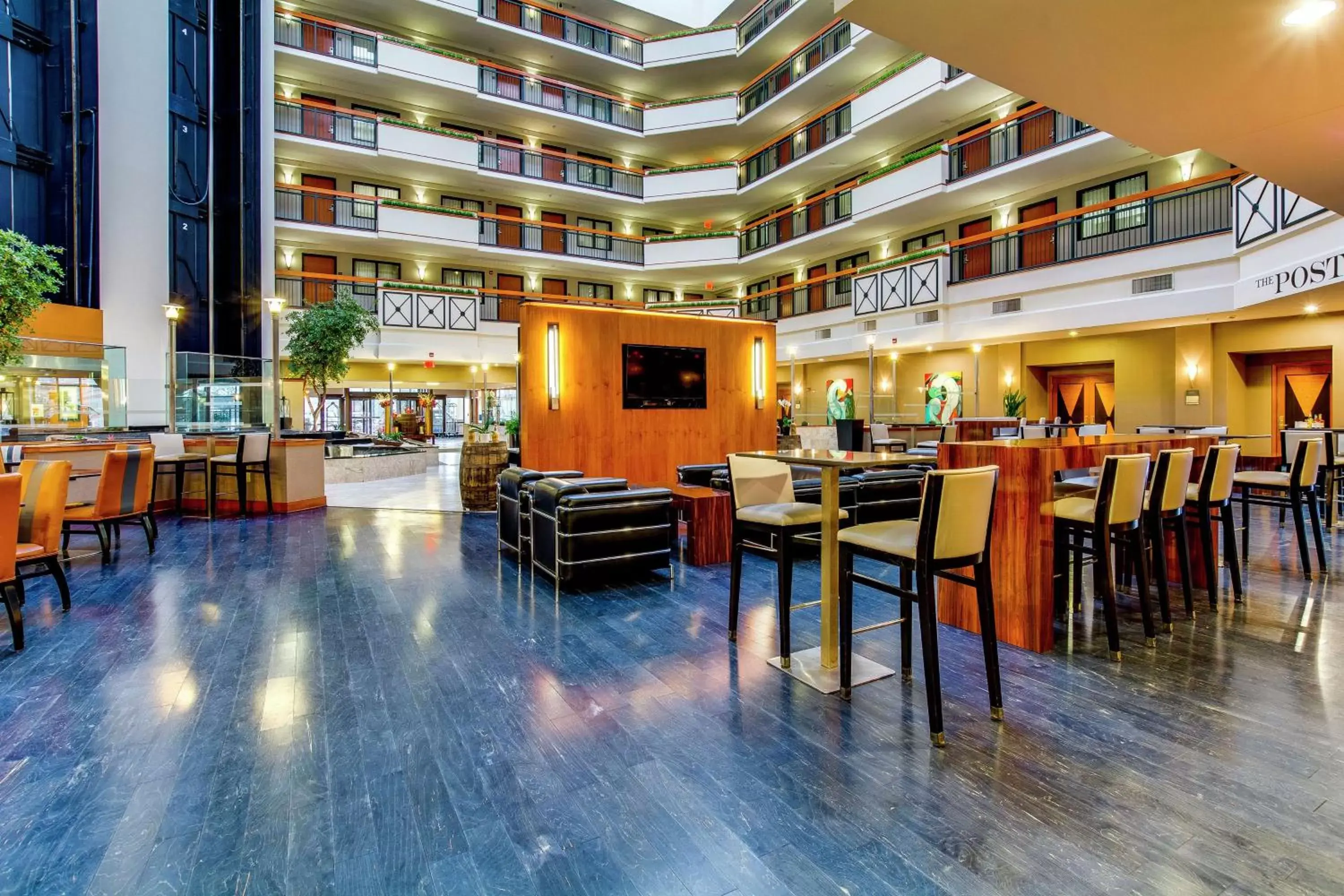 Lobby or reception, Restaurant/Places to Eat in Embassy Suites by Hilton Louisville East