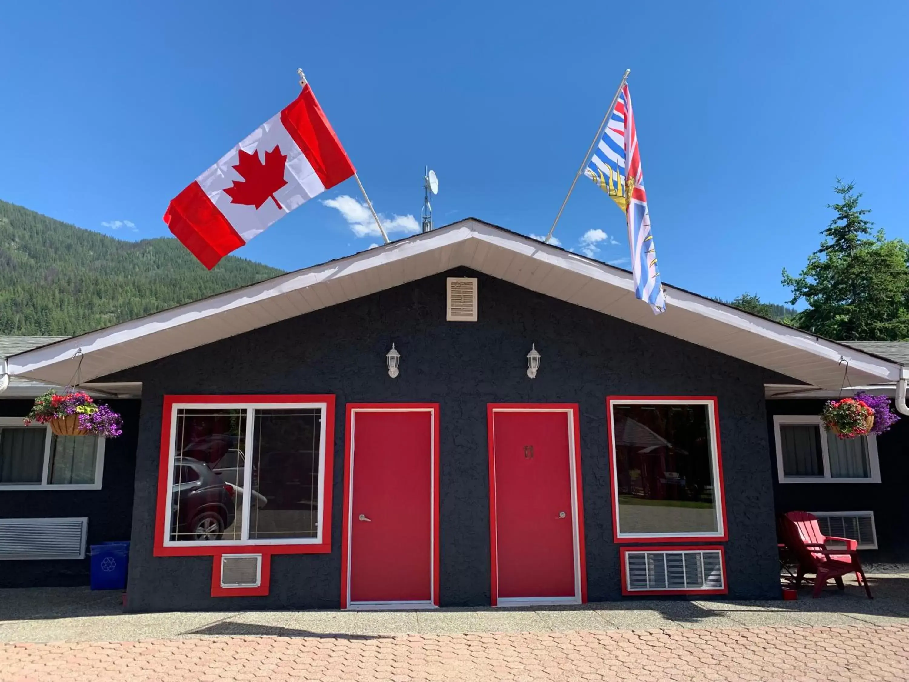 Property Building in Arrow Lake Motel