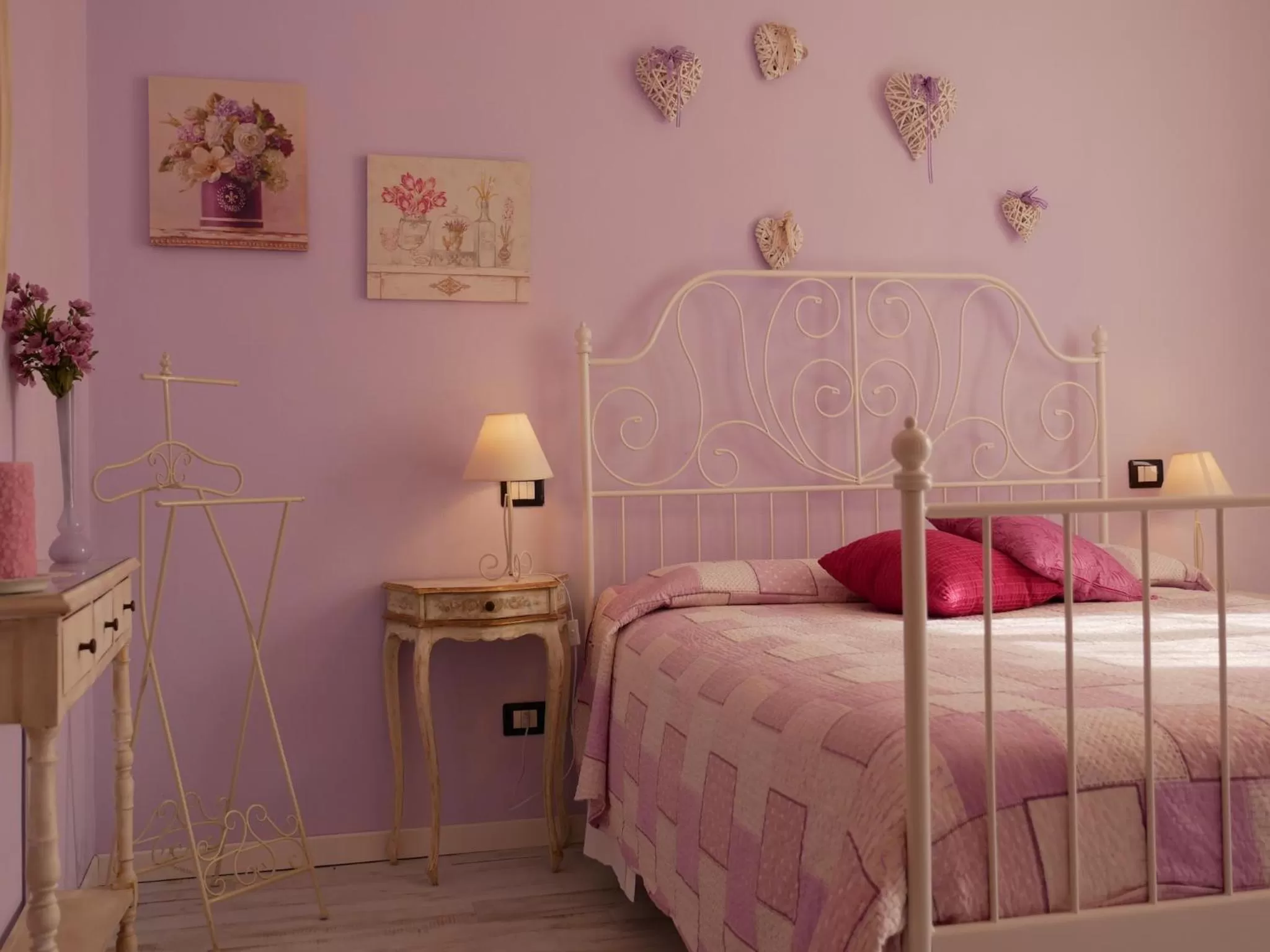 Decorative detail, Bed in Hotel Albachiara