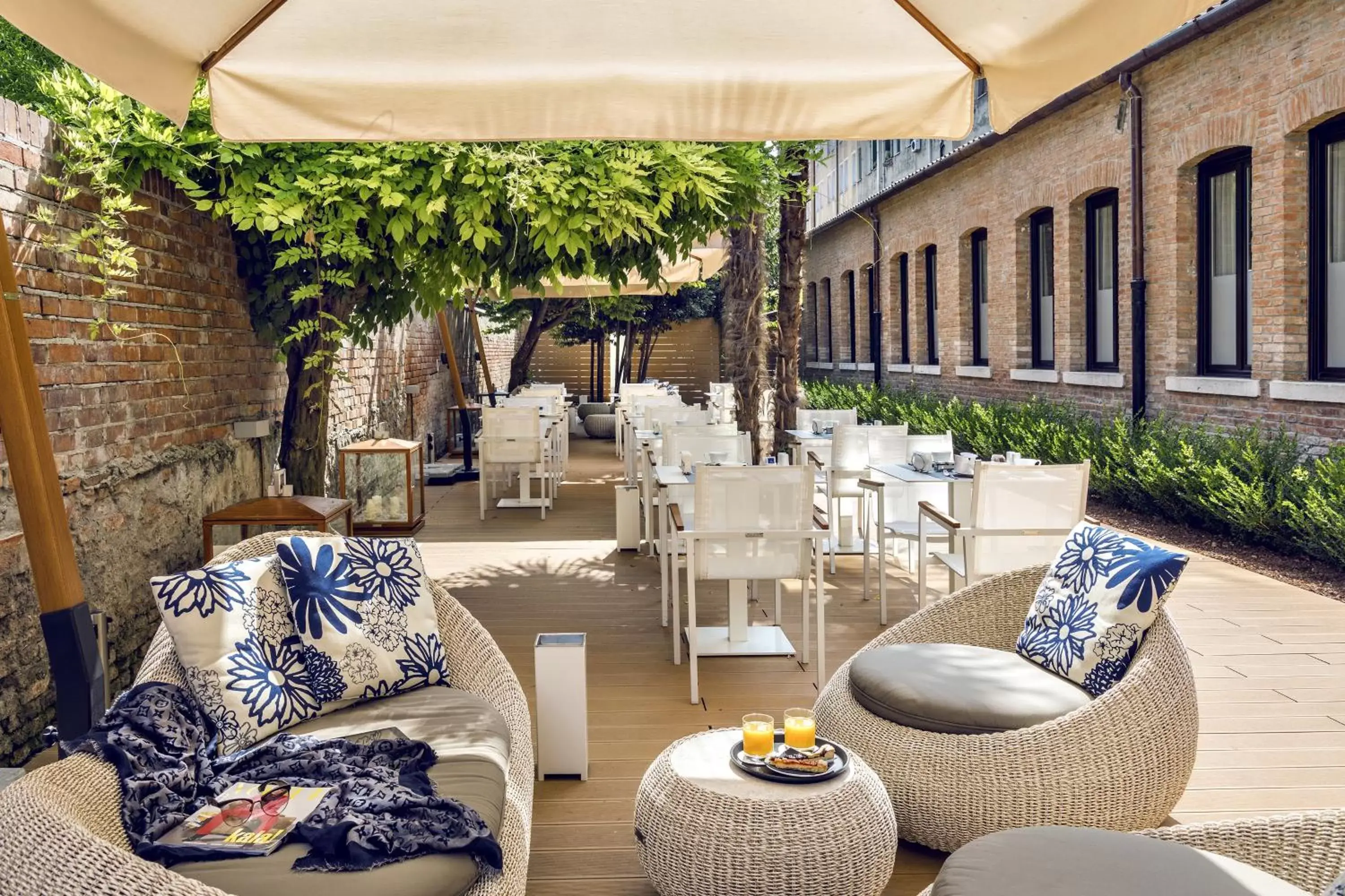 Garden, Seating Area in Venice Times Hotel