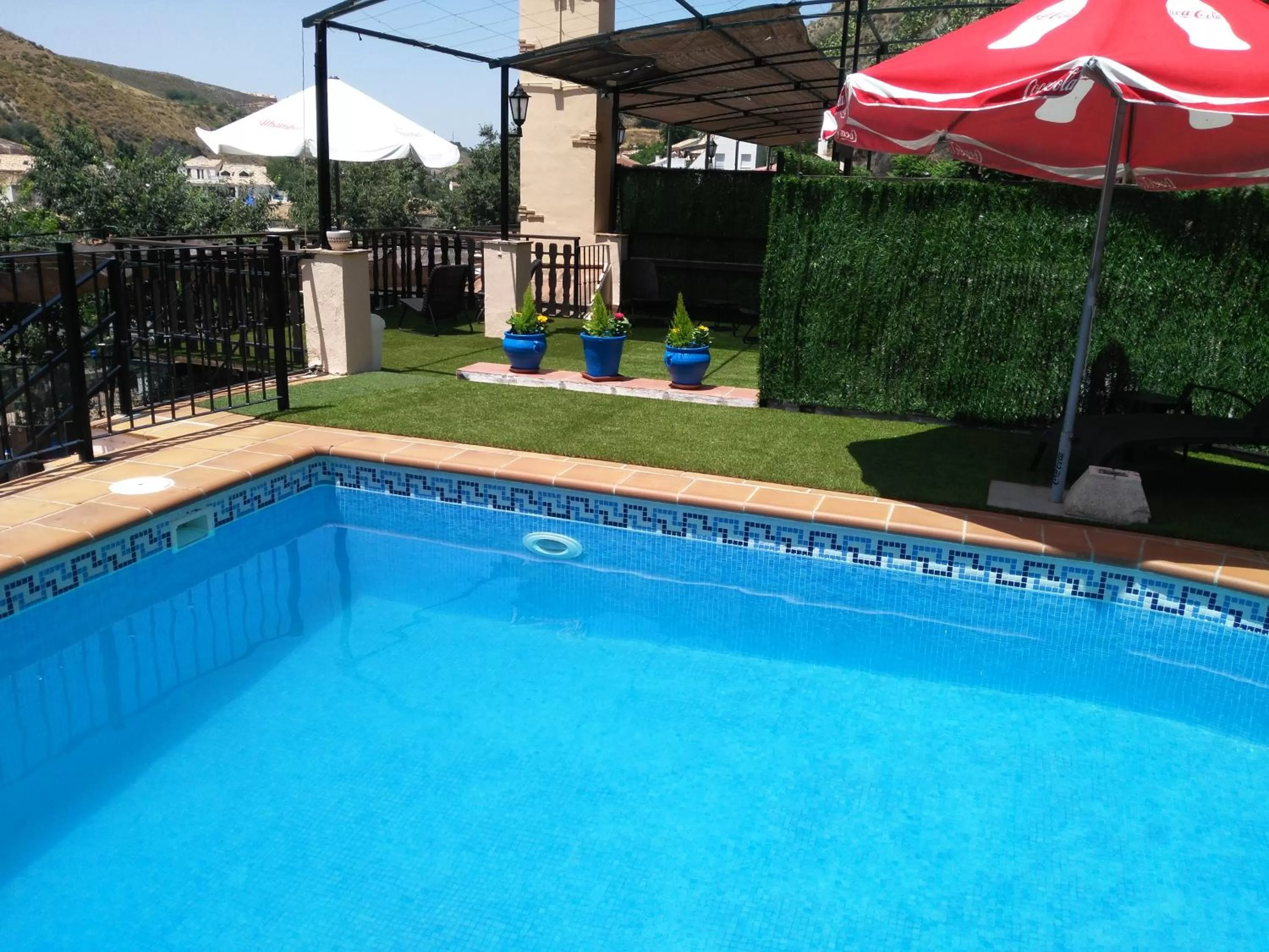 Swimming pool in Hotel Rural Huerta del Laurel