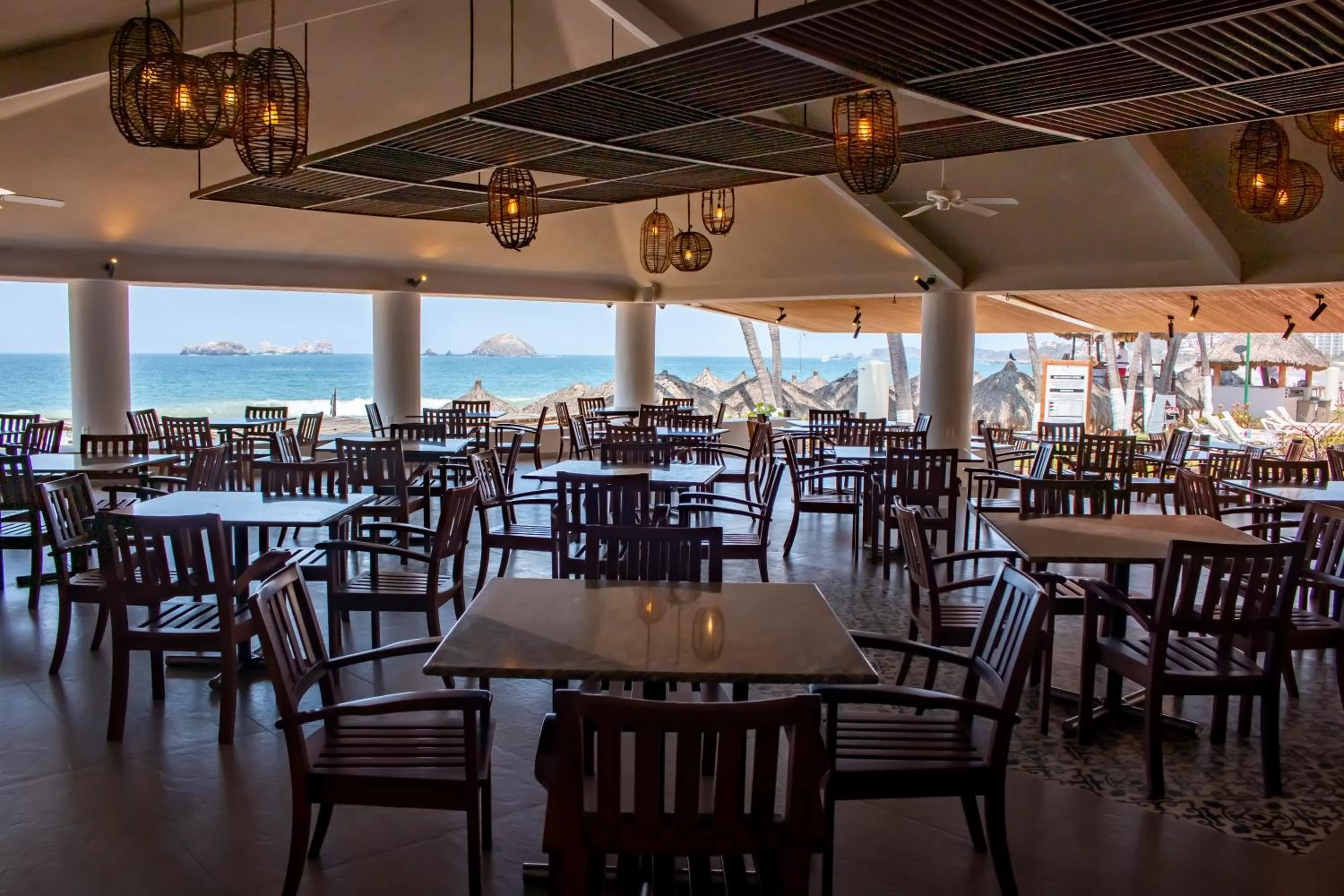 Restaurant/places to eat in Emporio Ixtapa - with Optional All Inclusive