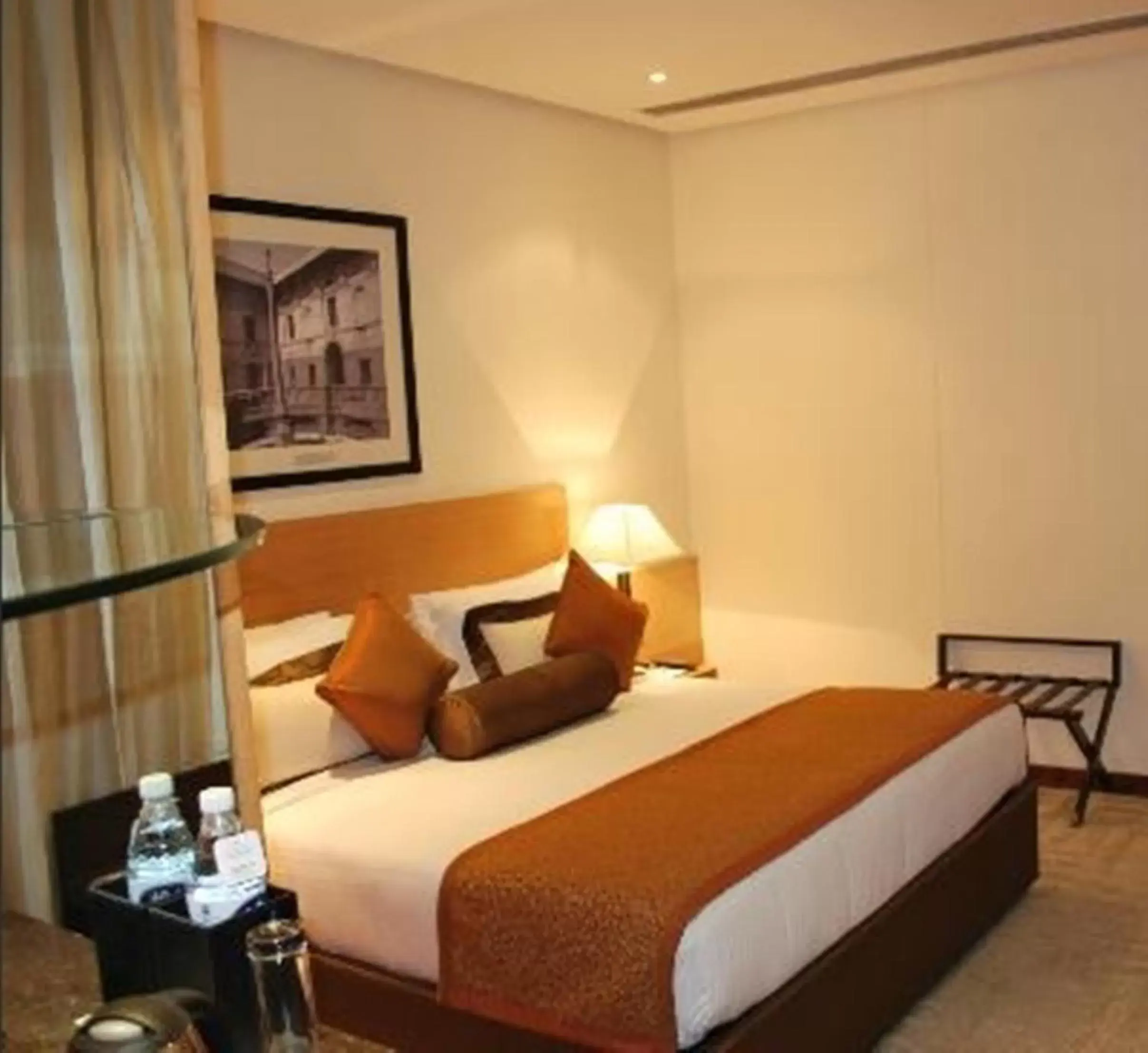 Bed in Radisson Blu Marina Hotel Connaught Place