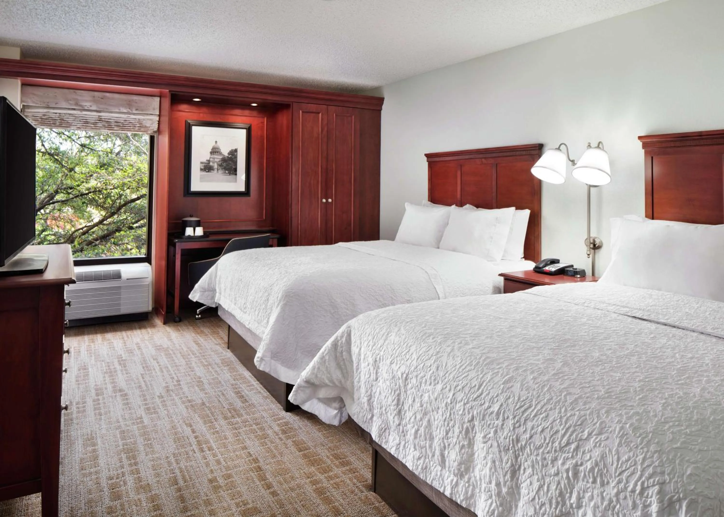 Bedroom, Bed in Hampton Inn Austin North