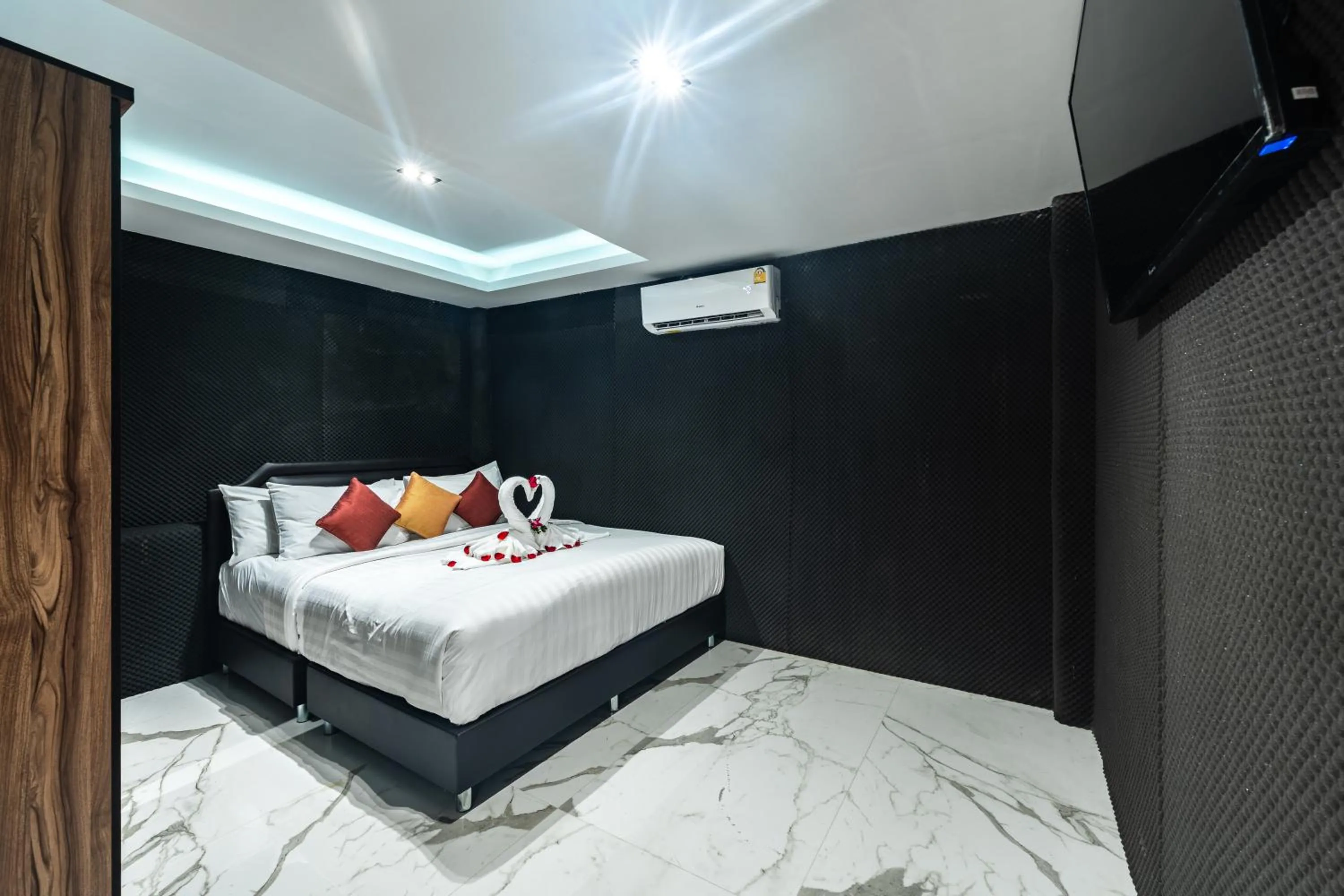 Bedroom, Bed in Karon Sea Sands Resort-SHA PLUS