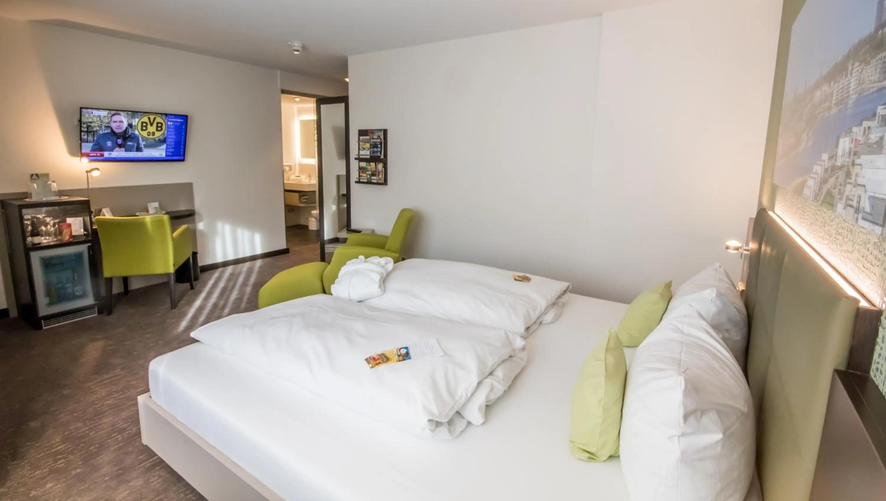 Photo of the whole room, Bed in Ringhotel Drees