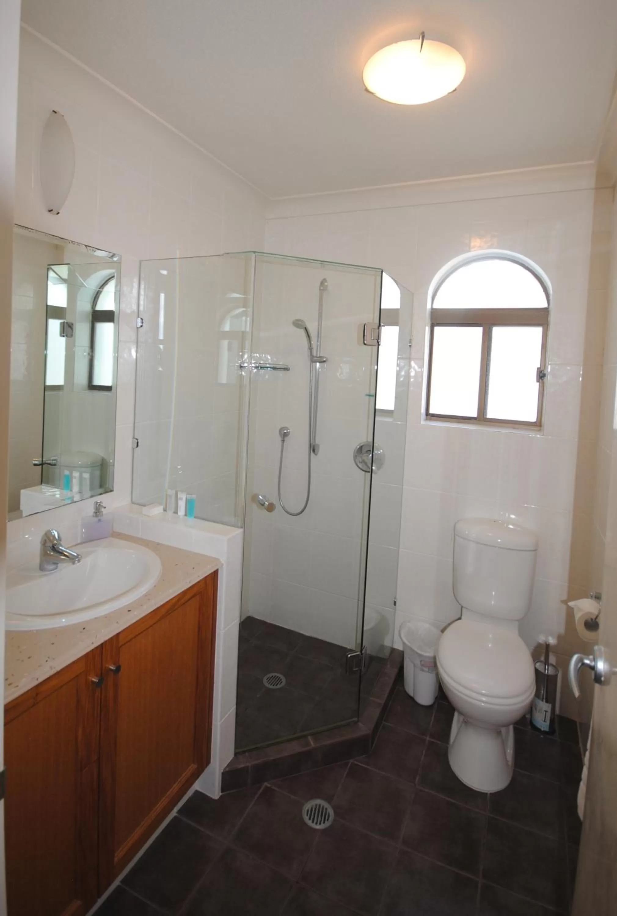 Bathroom in Albatross North Apartments