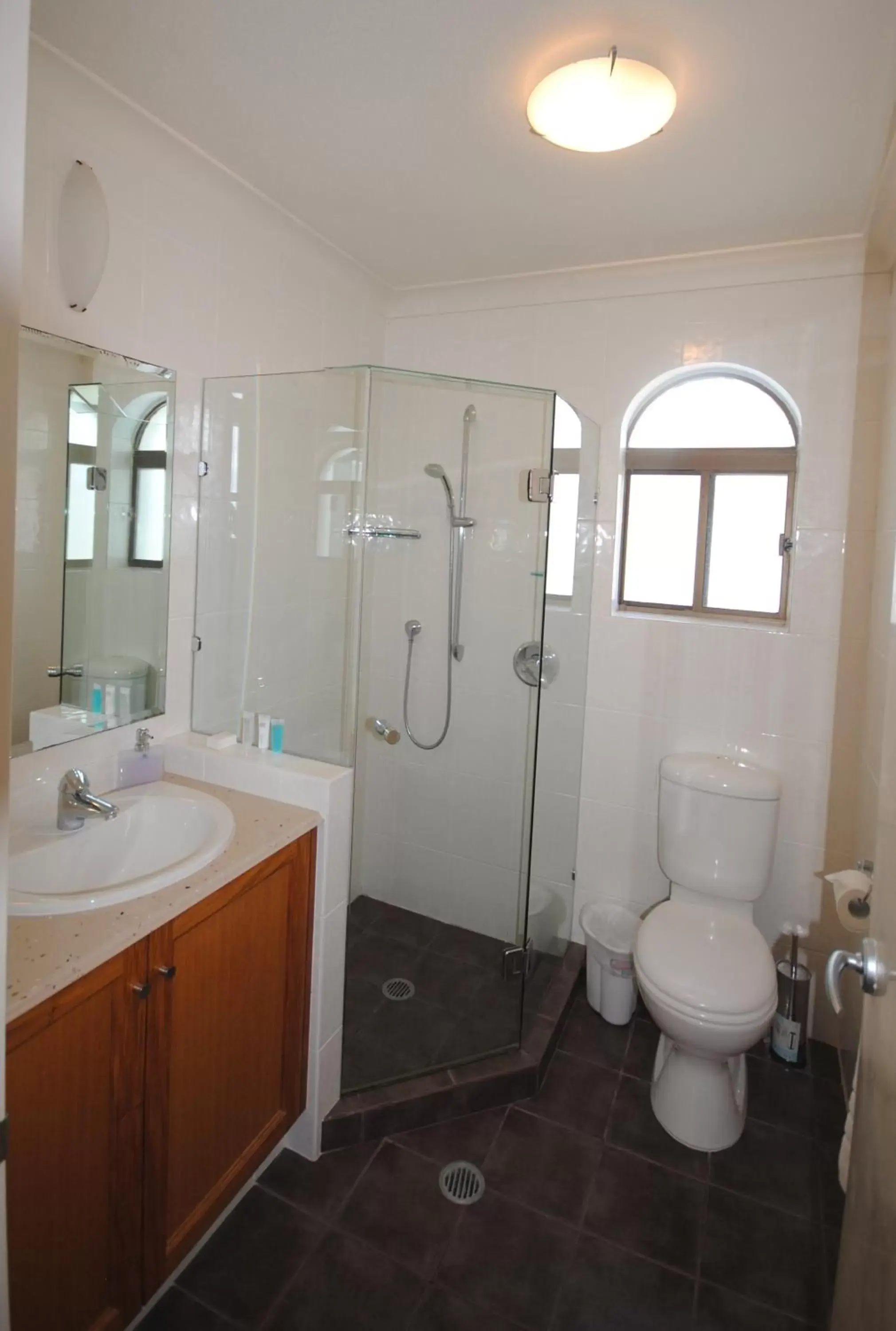 Bathroom in Albatross North Apartments
