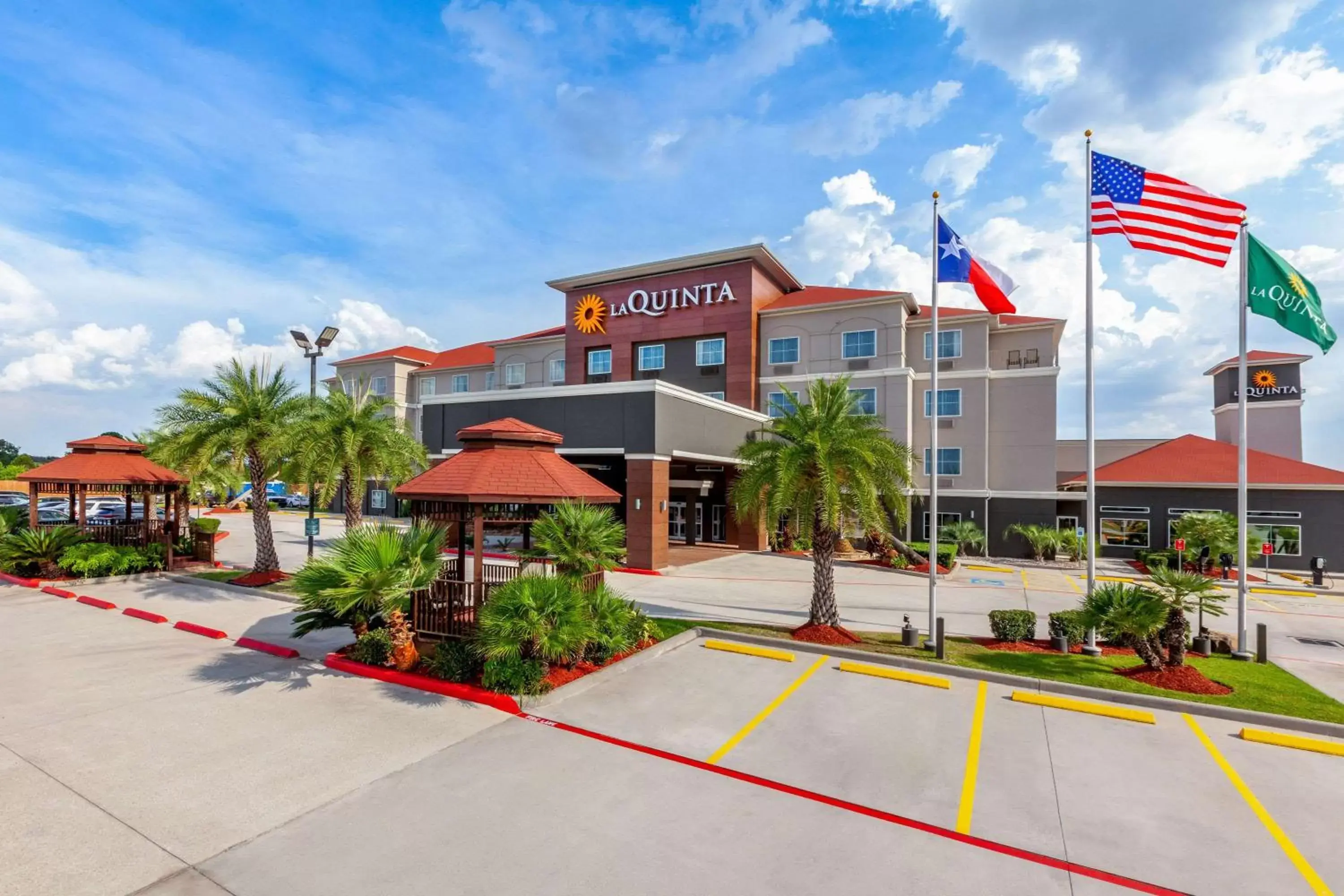 Property building in La Quinta by Wyndham Houston Channelview