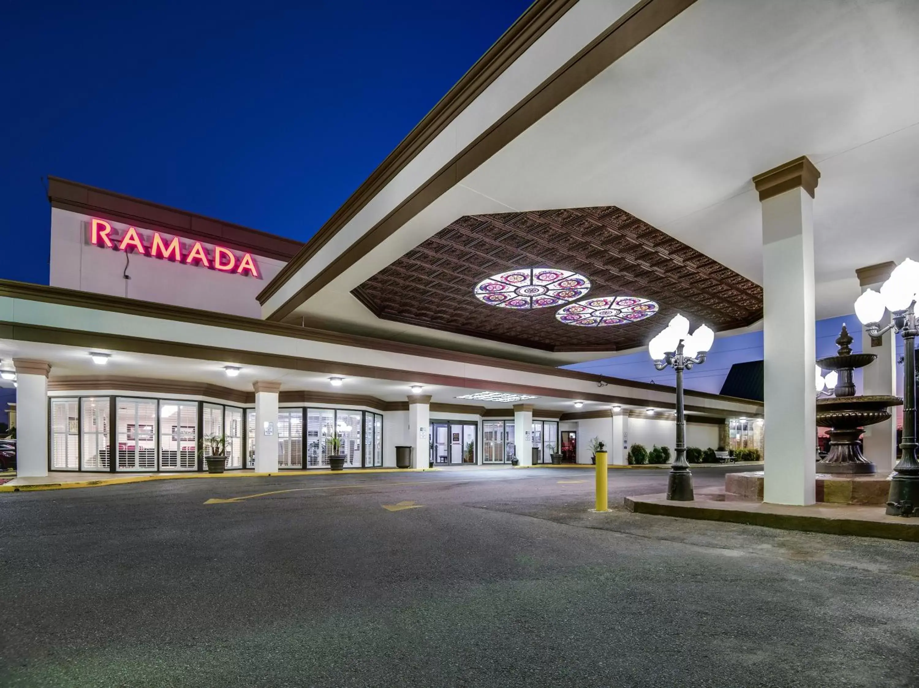 Facade/entrance, Property Building in Ramada by Wyndham Metairie New Orleans Airport