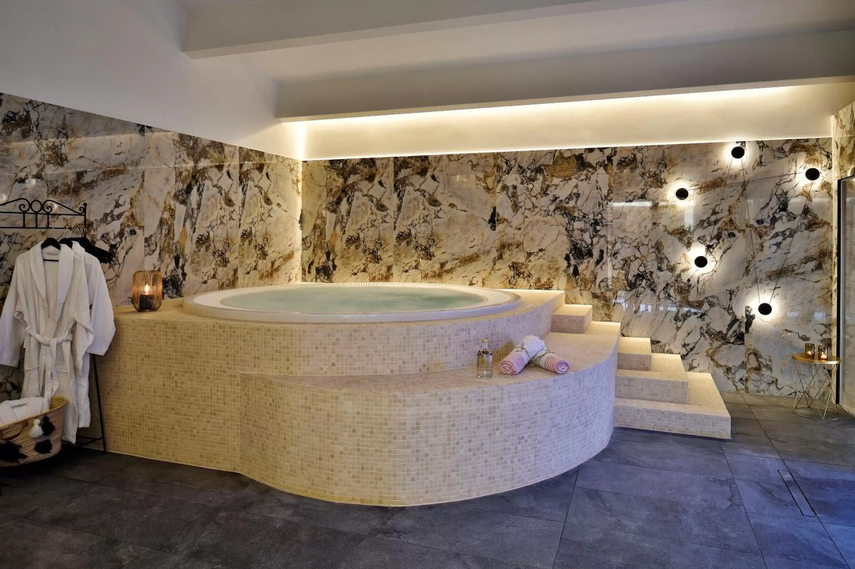 Spa and wellness centre/facilities, Bathroom in Hôtel Fesch & Spa