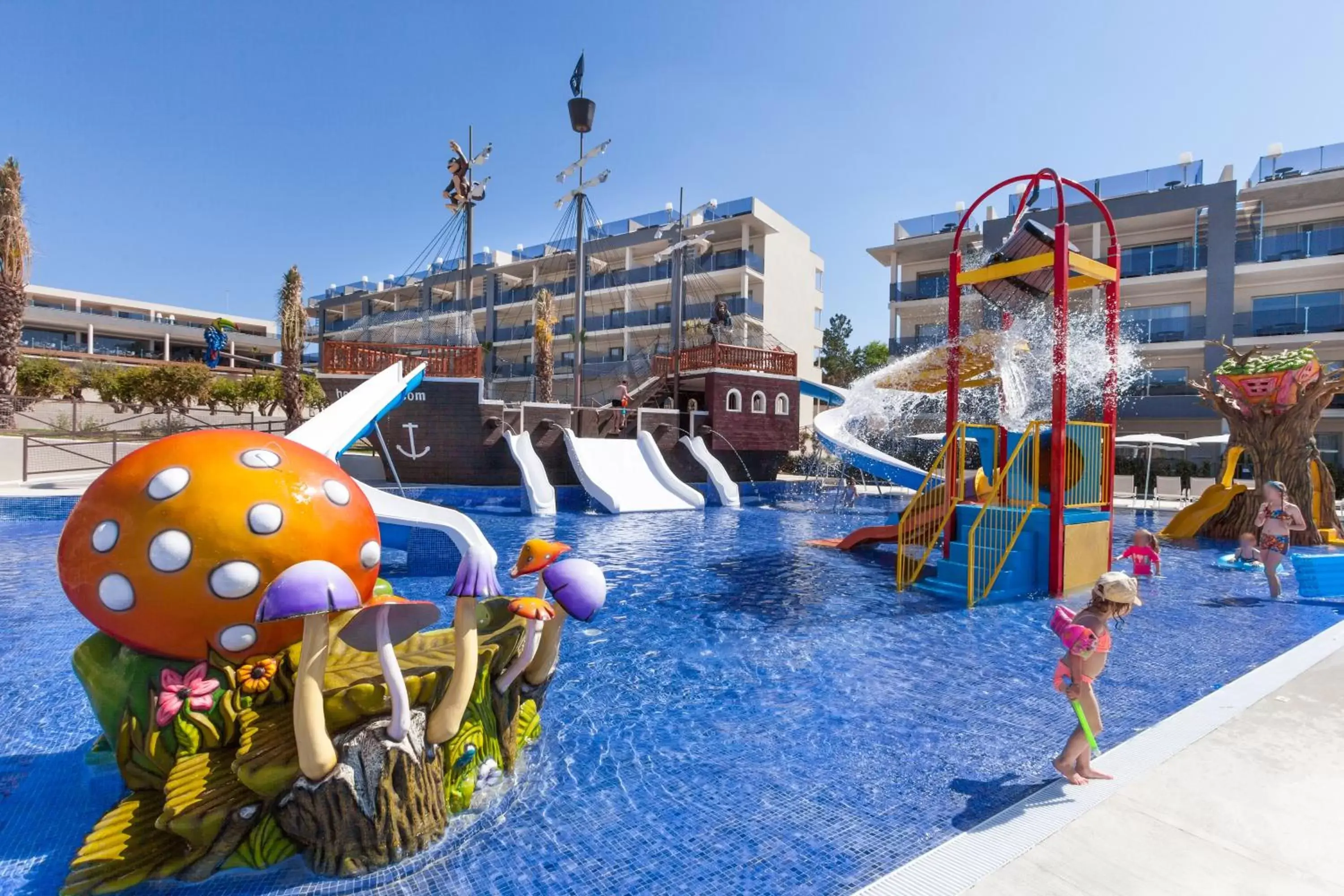 Swimming pool, Water Park in Zafiro Palace Alcudia