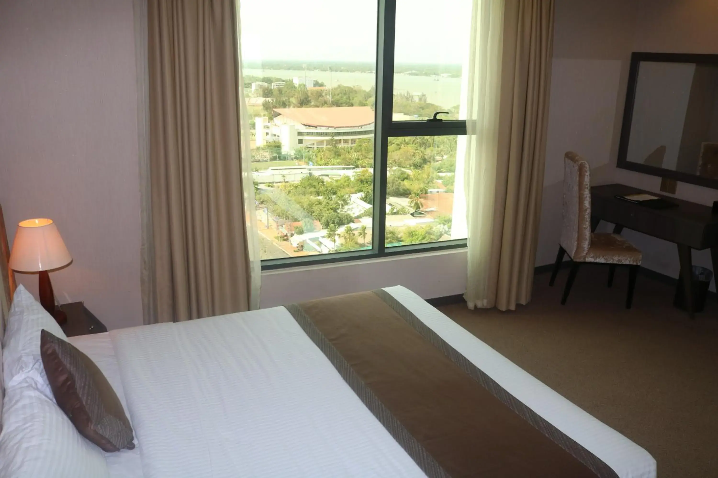 Garden view, Bed in Muong Thanh Luxury Can Tho Hotel Garden view, Bed in Muong Thanh Luxury Can Tho Hotel