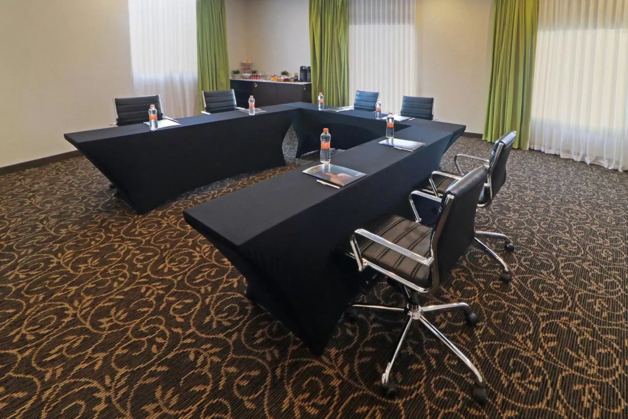 Meeting/conference room in Staybridge Suites San Luis Potosi, an IHG Hotel