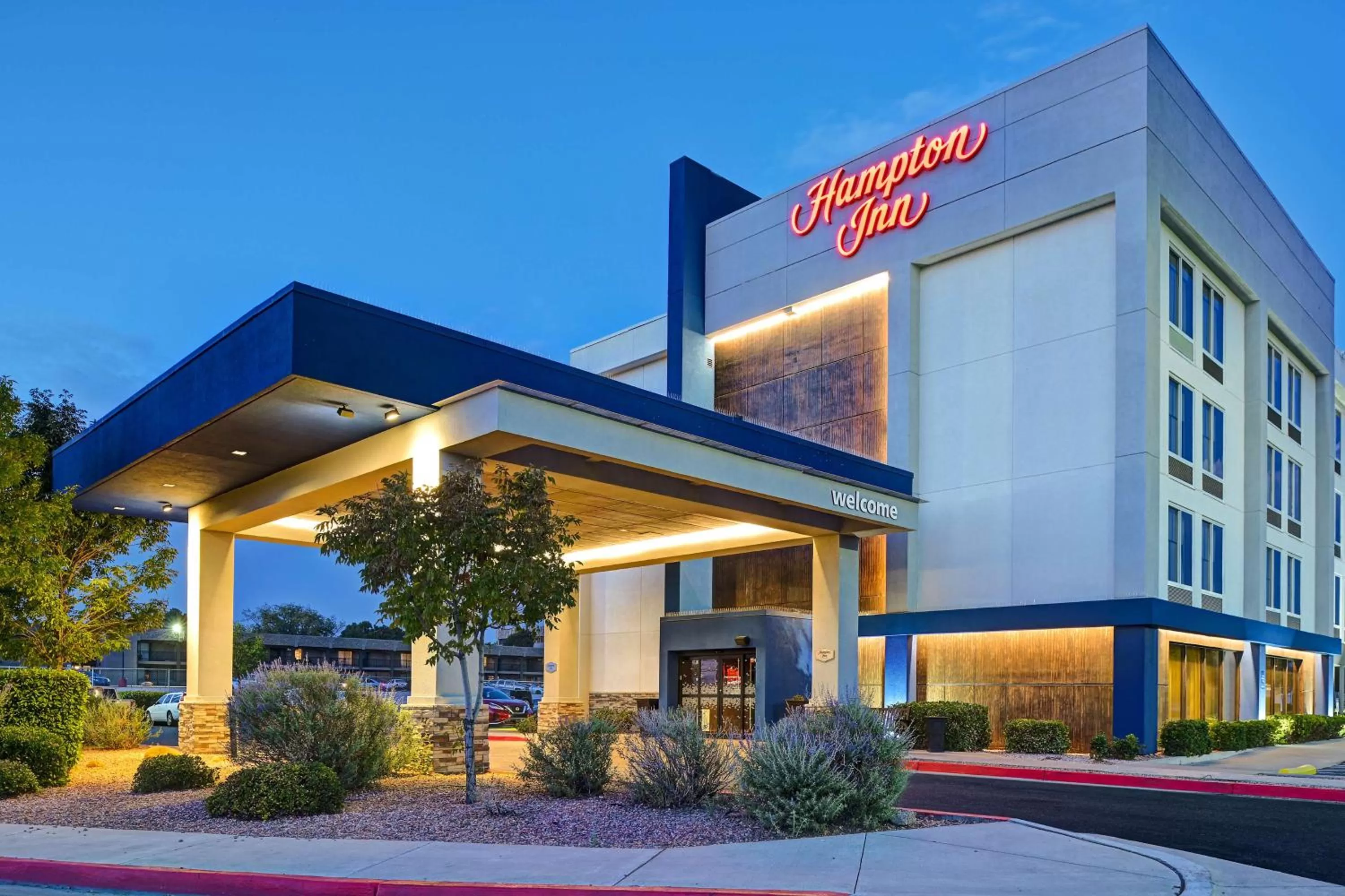 Property building in Hampton Inn Albuquerque - University/Midtown