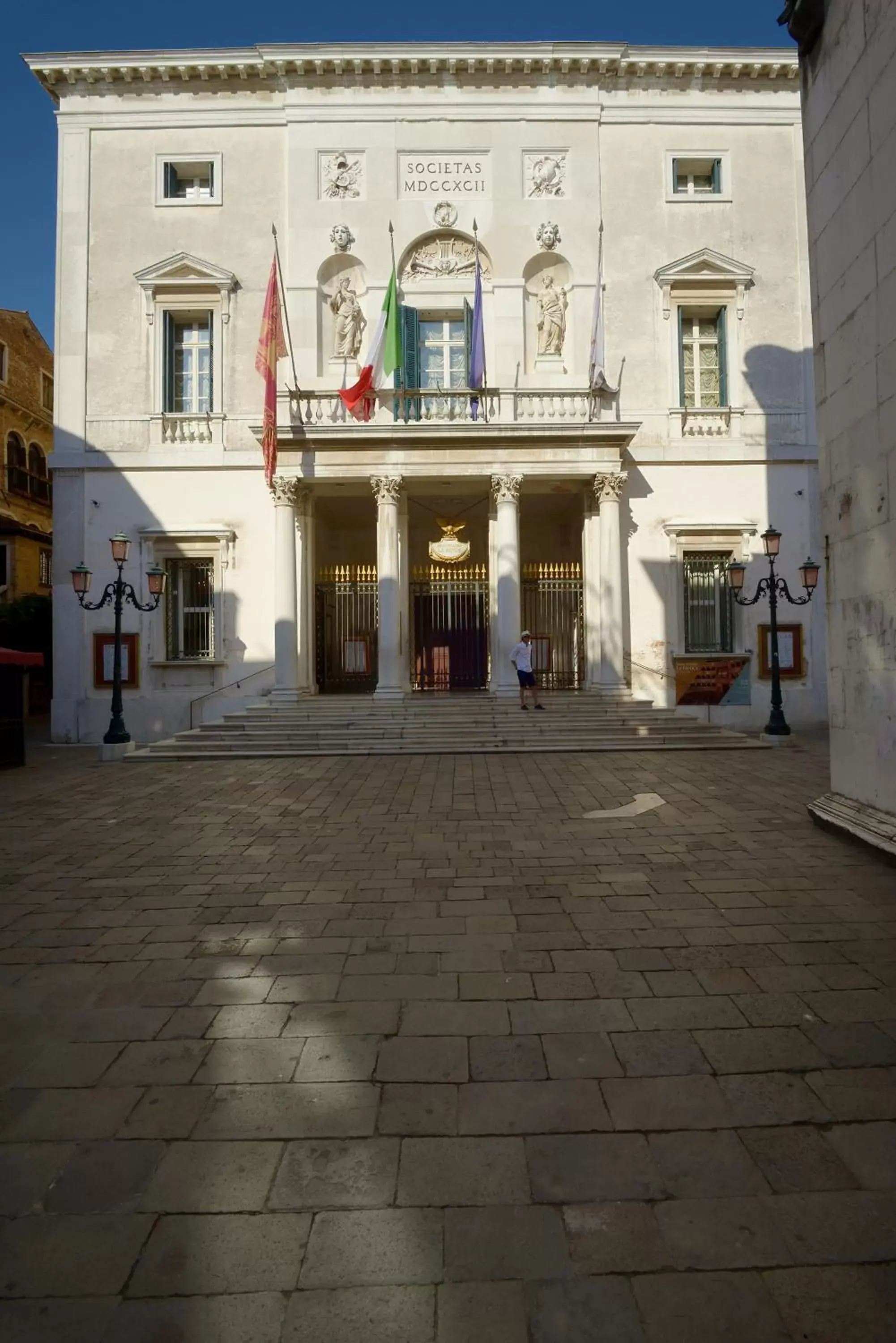 Neighbourhood, Property Building in Residence La Fenice