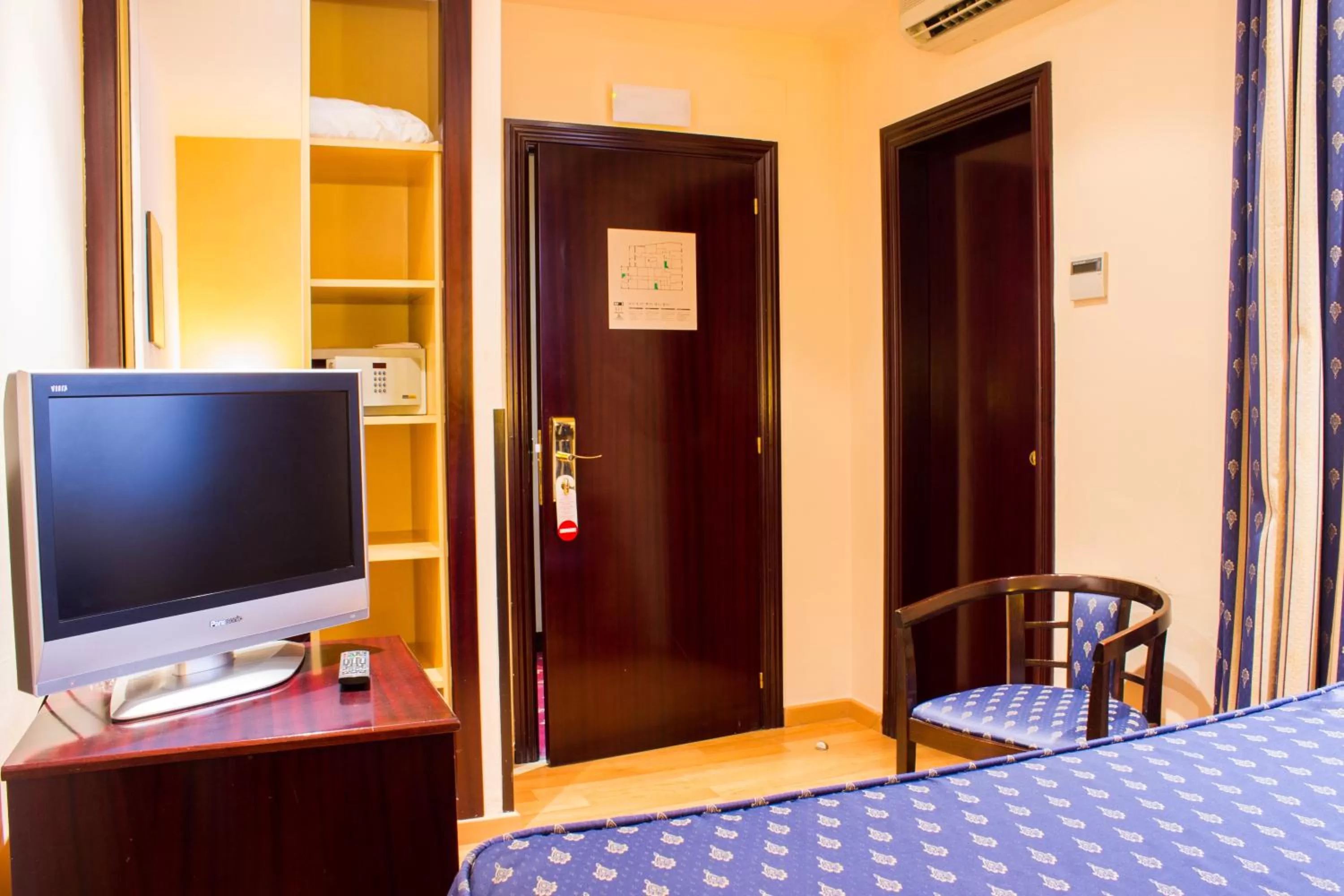 Bed in Atlantis by Atbcn