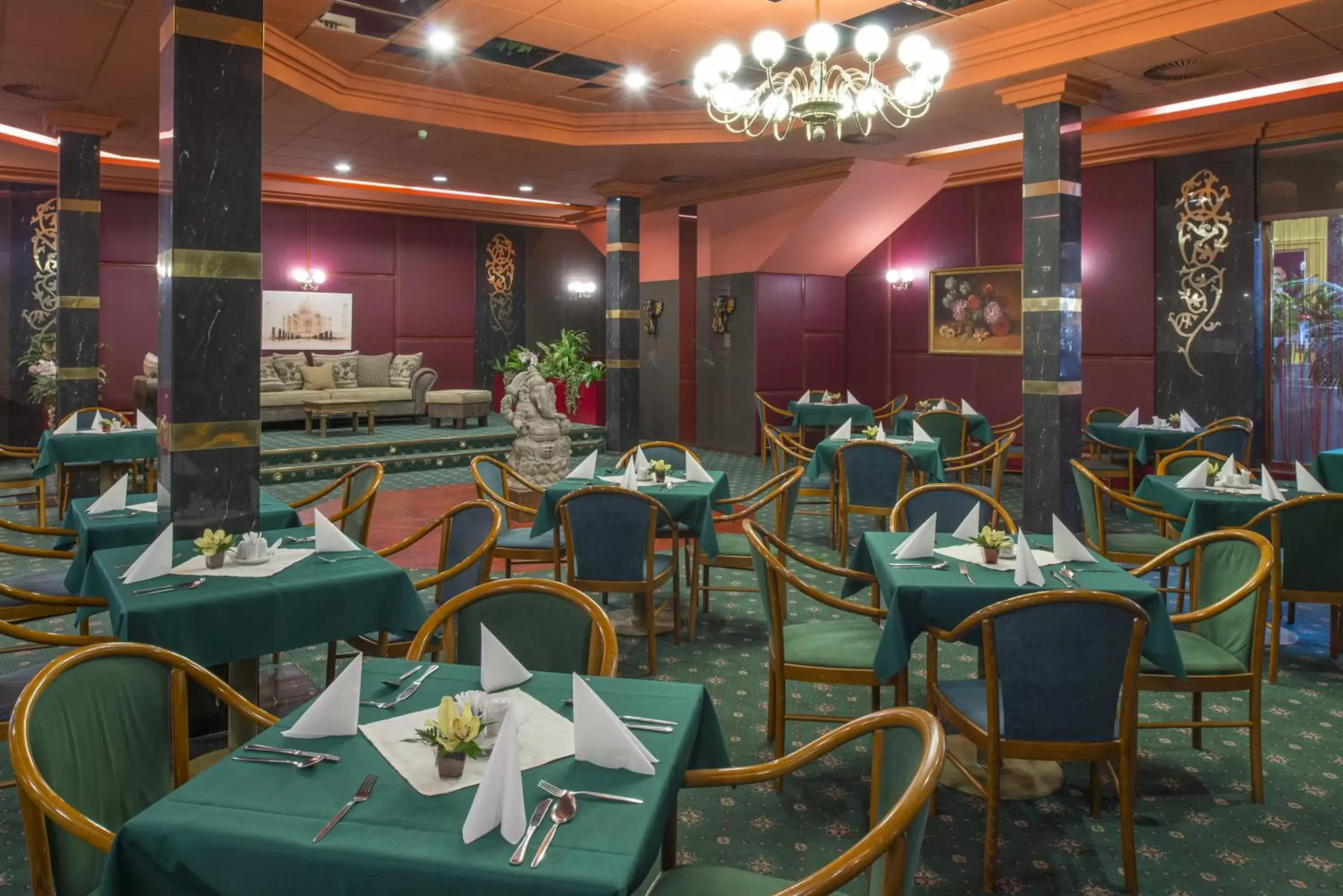 Restaurant/places to eat in TOP HOTEL Praha Restaurant/places to eat in TOP HOTEL Praha
