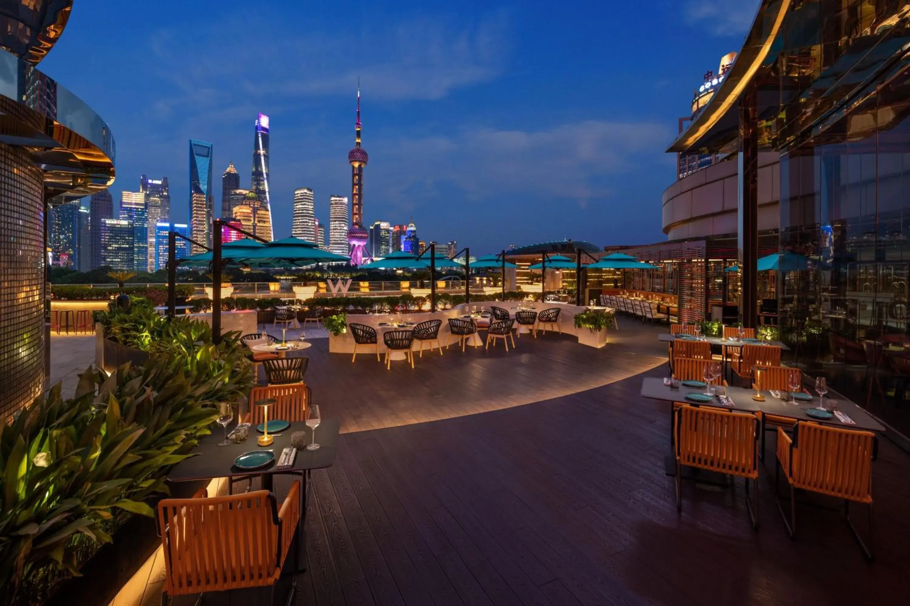 Restaurant/places to eat in W Shanghai - The Bund