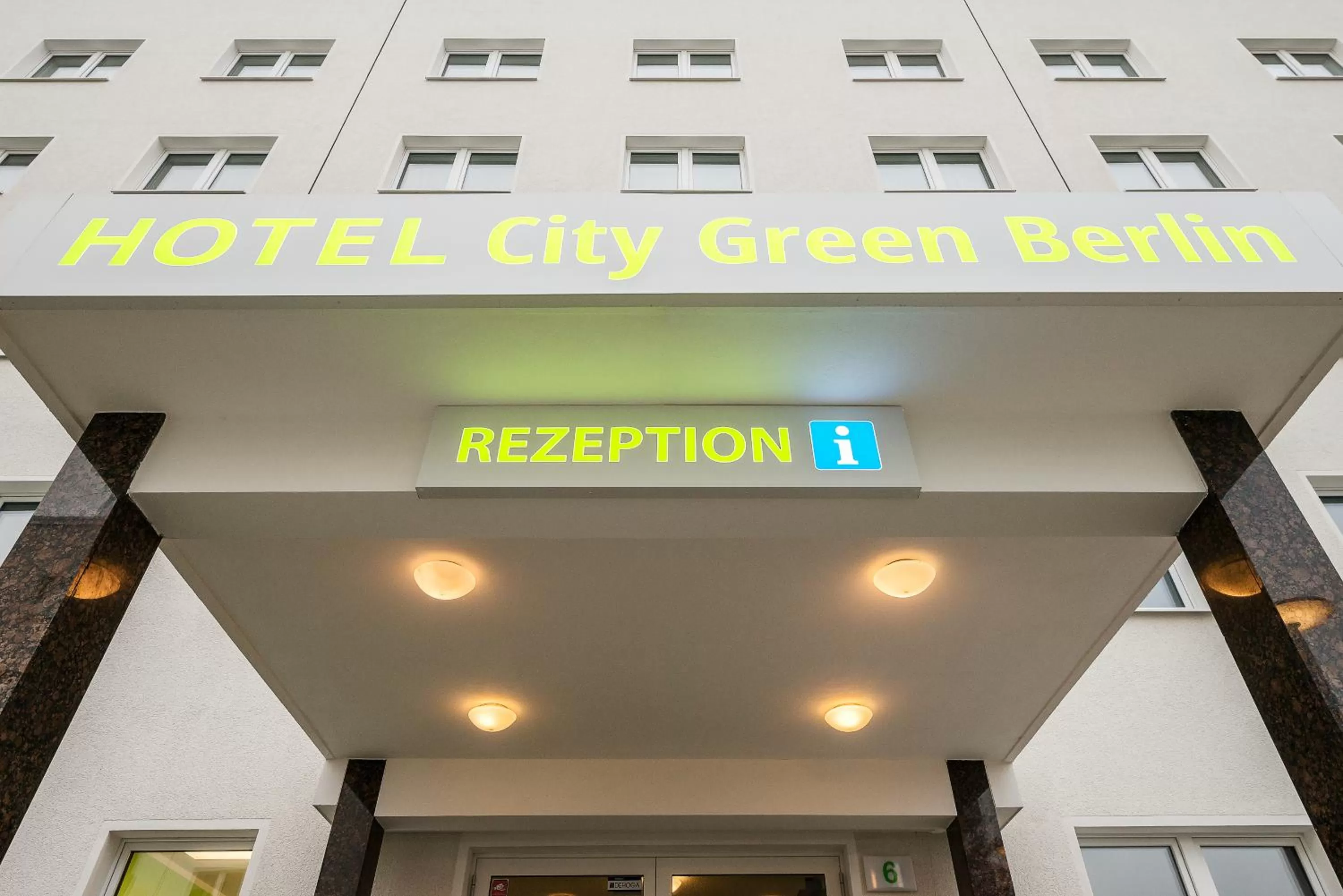 Facade/entrance in Hotel City Green Berlin