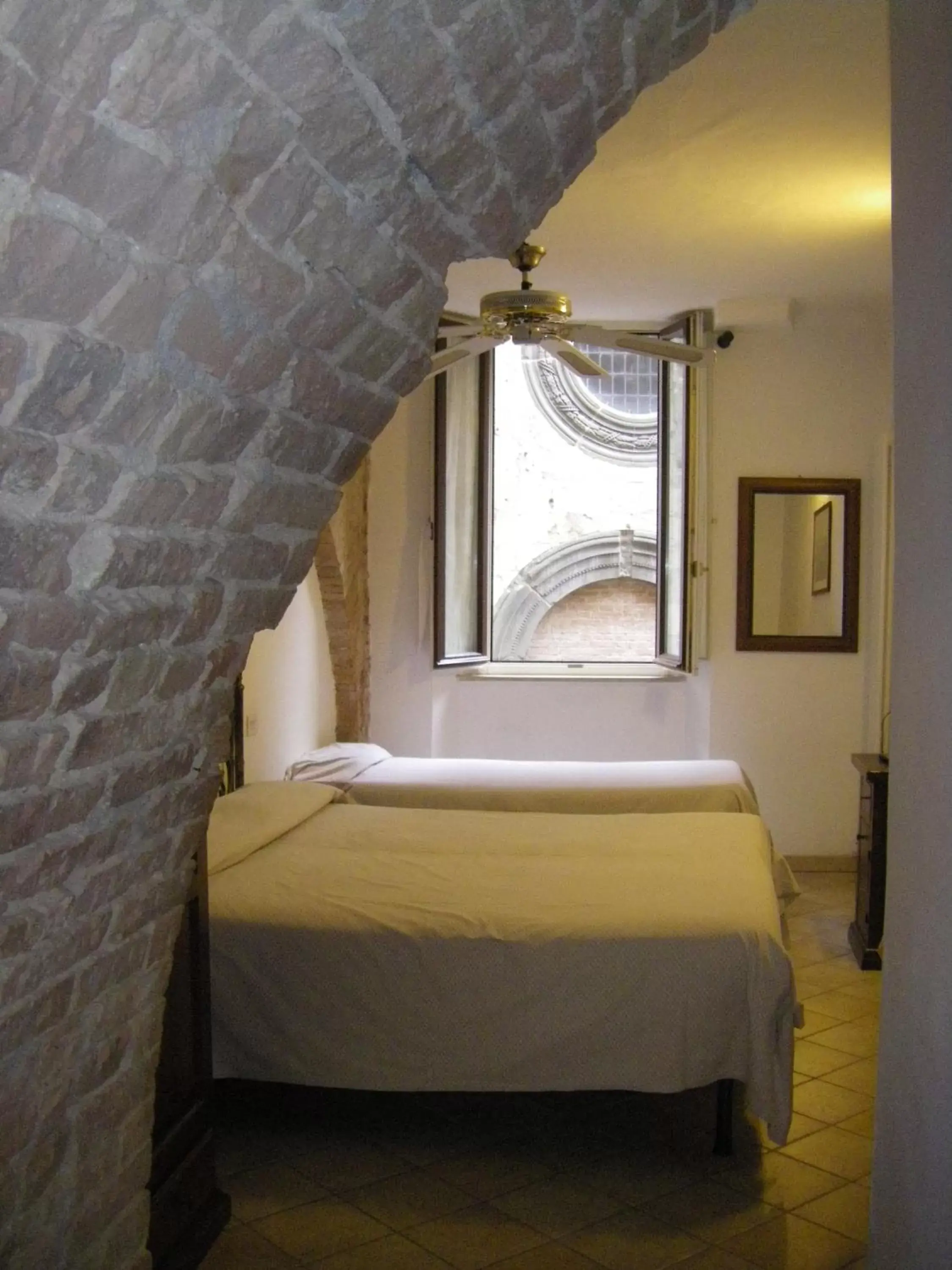 Bedroom, Bed in Albergo Cannon d'Oro