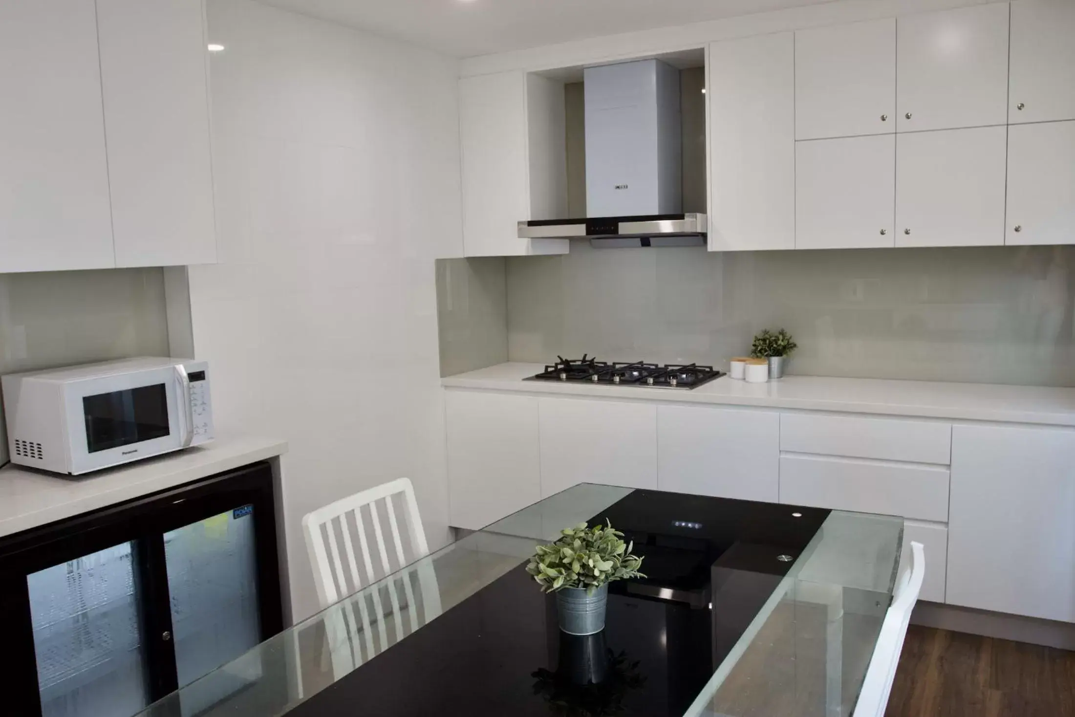 Communal kitchen, Kitchen/Kitchenette in Carnarvon Lodge Kirribilli, Sydney