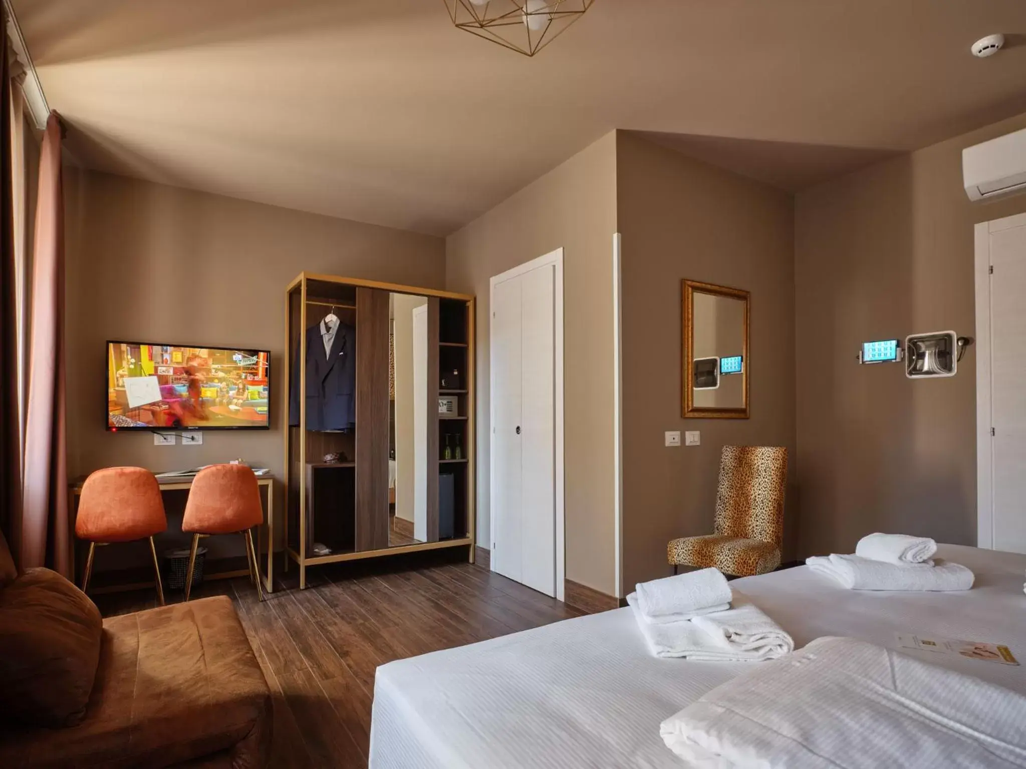 TV and multimedia in Hotel Giulietta