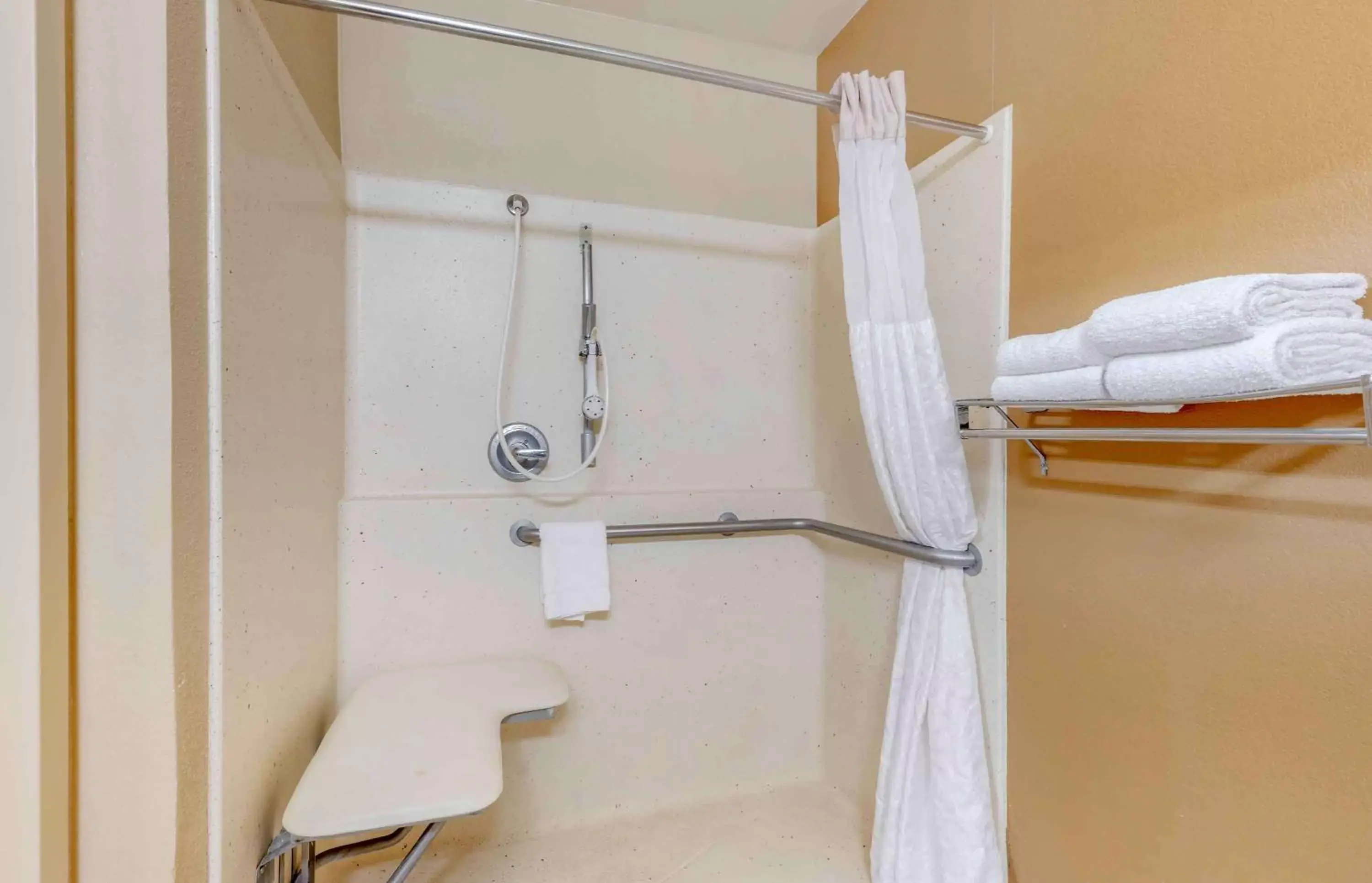 Bathroom in Extended Stay America Suites - Lubbock - Southwest