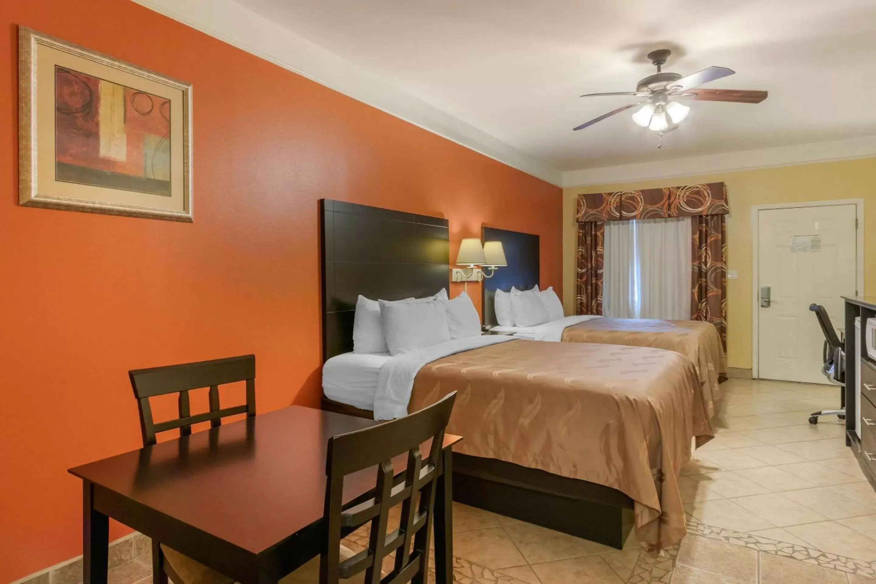 Photo of the whole room, Bed in Quality Inn & Suites at The Outlets Mercedes/Weslaco