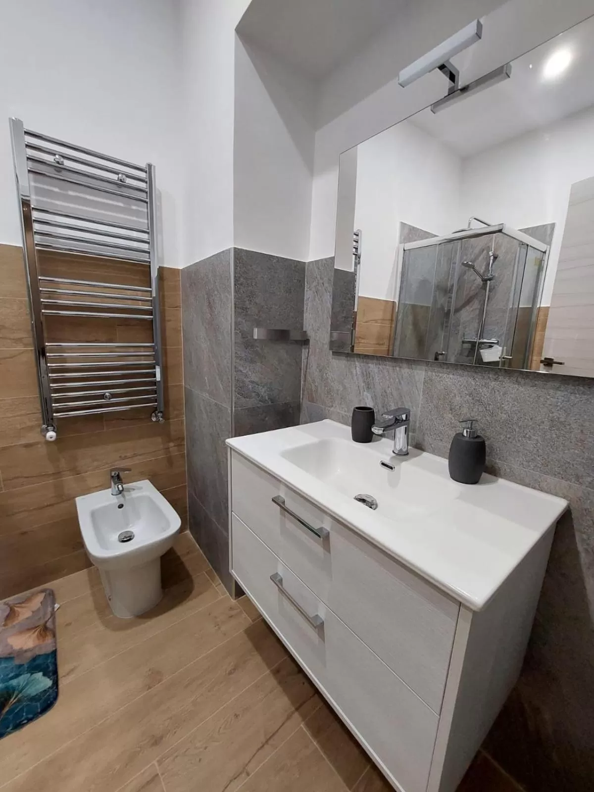 Shower, Bathroom in B&B Terrazza In Centro