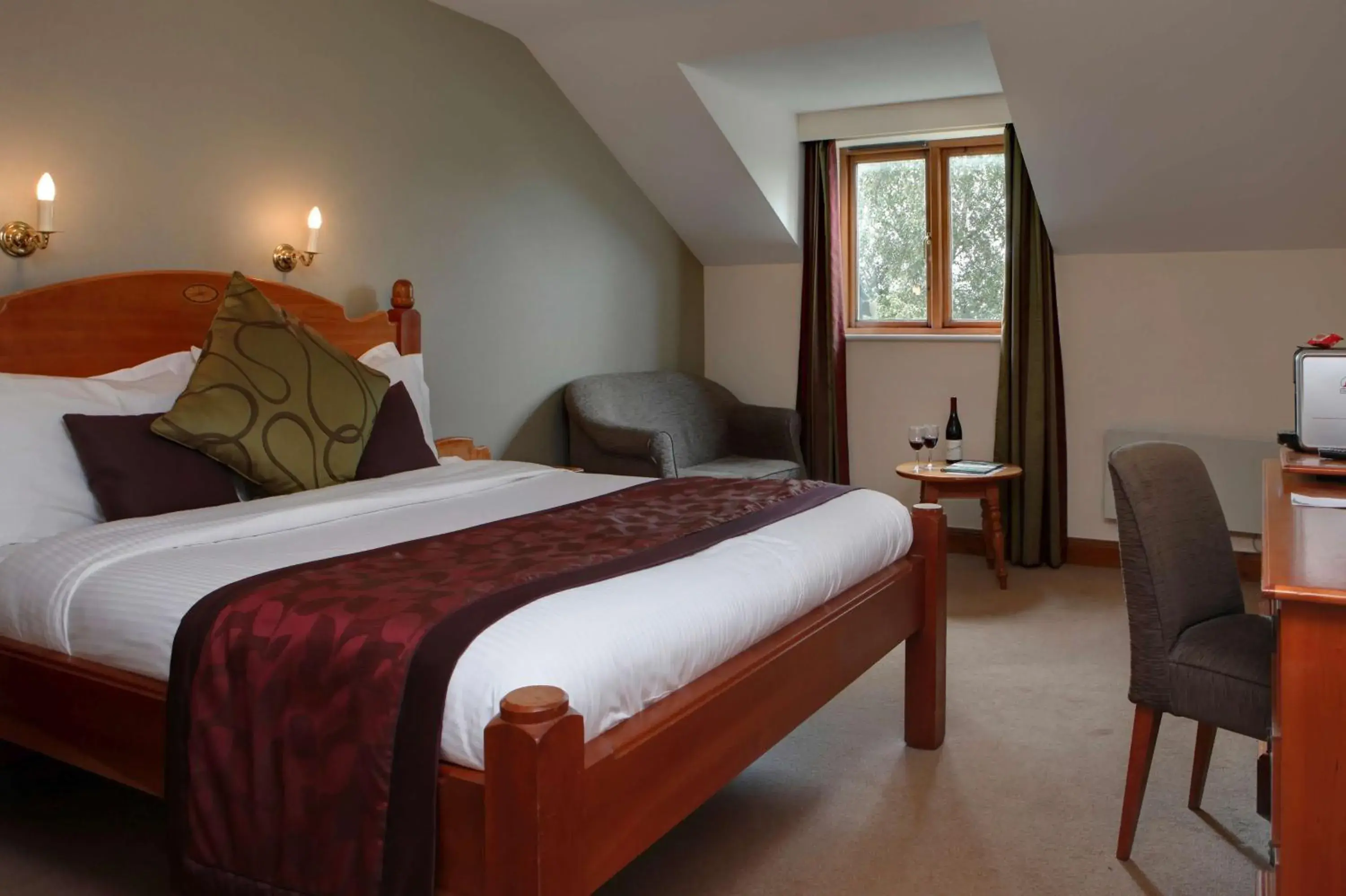 Photo of the whole room, Bed in Best Western Preston Garstang Country Hotel and Golf Club