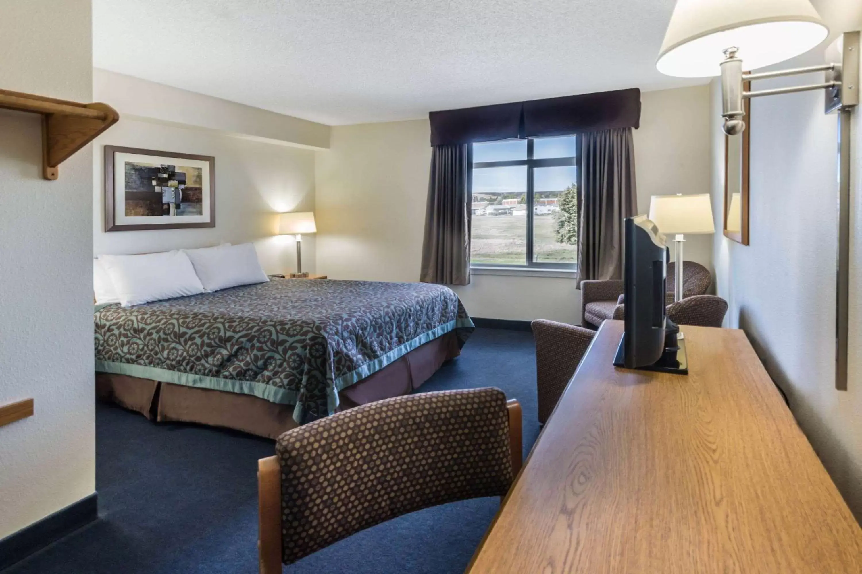 Queen Room - Non-Smoking in Days Inn by Wyndham Great Falls