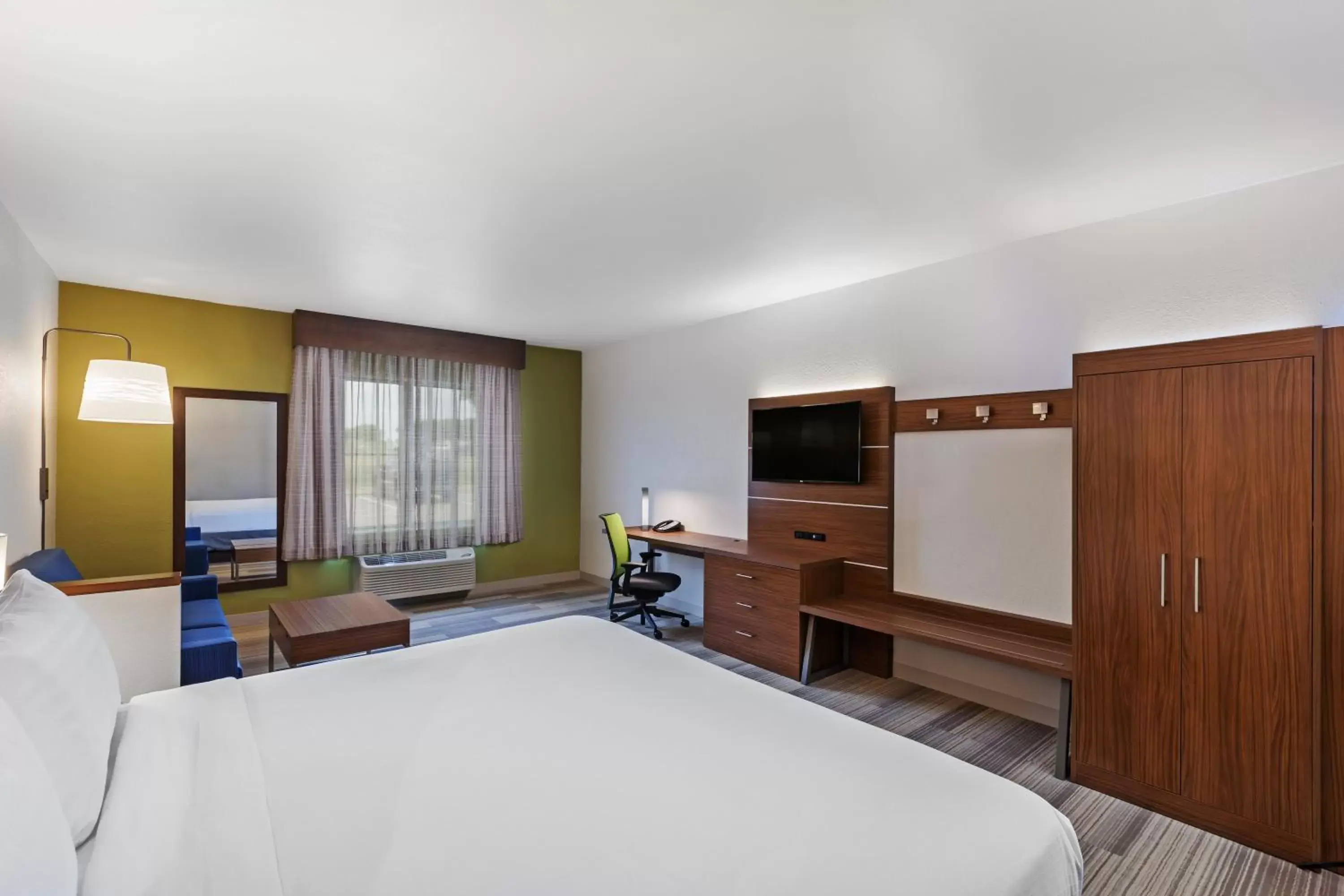 Bedroom in Holiday Inn Express Hotel & Suites Dallas Lewisville, an IHG Hotel