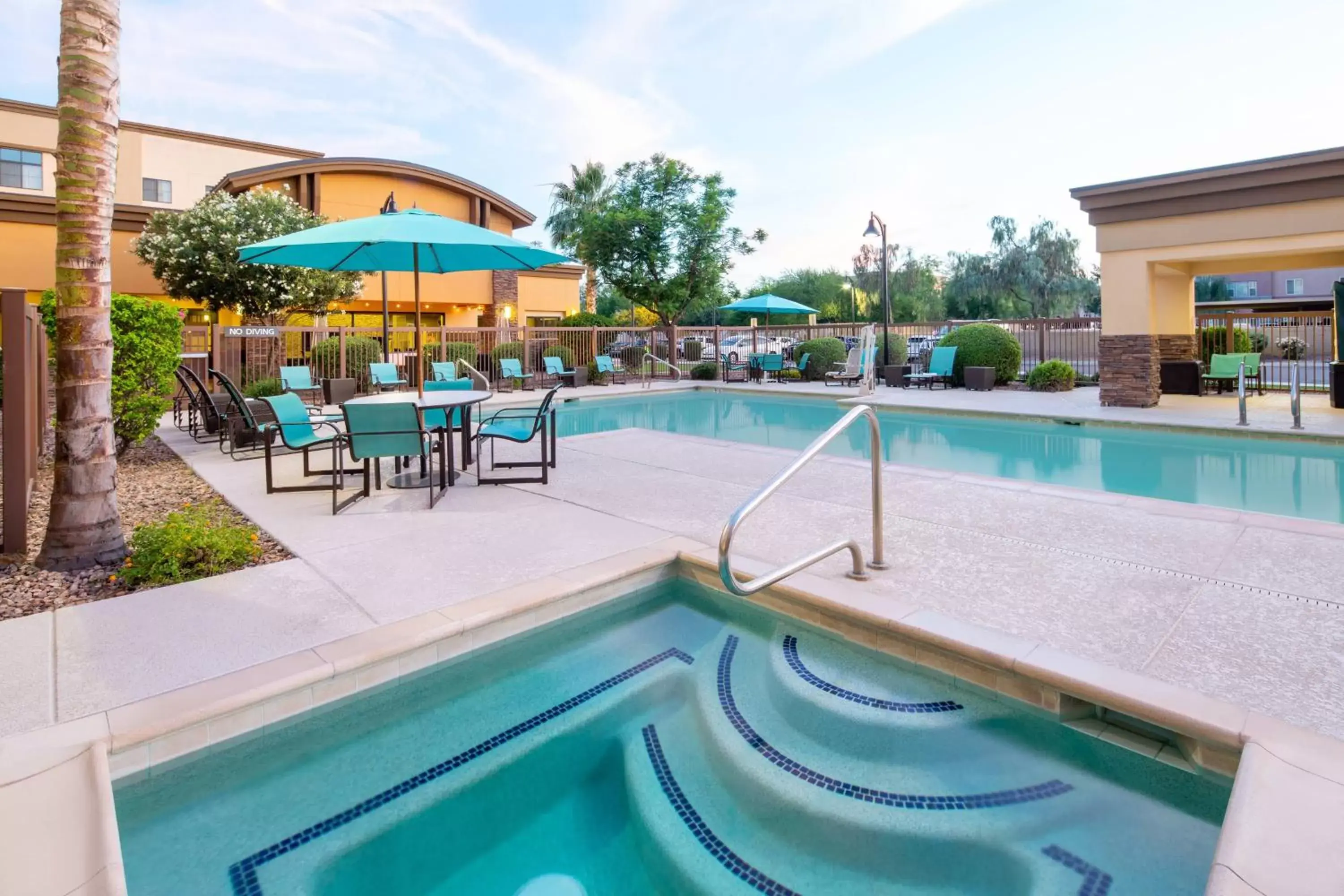 Swimming Pool in Residence Inn Phoenix NW/Surprise