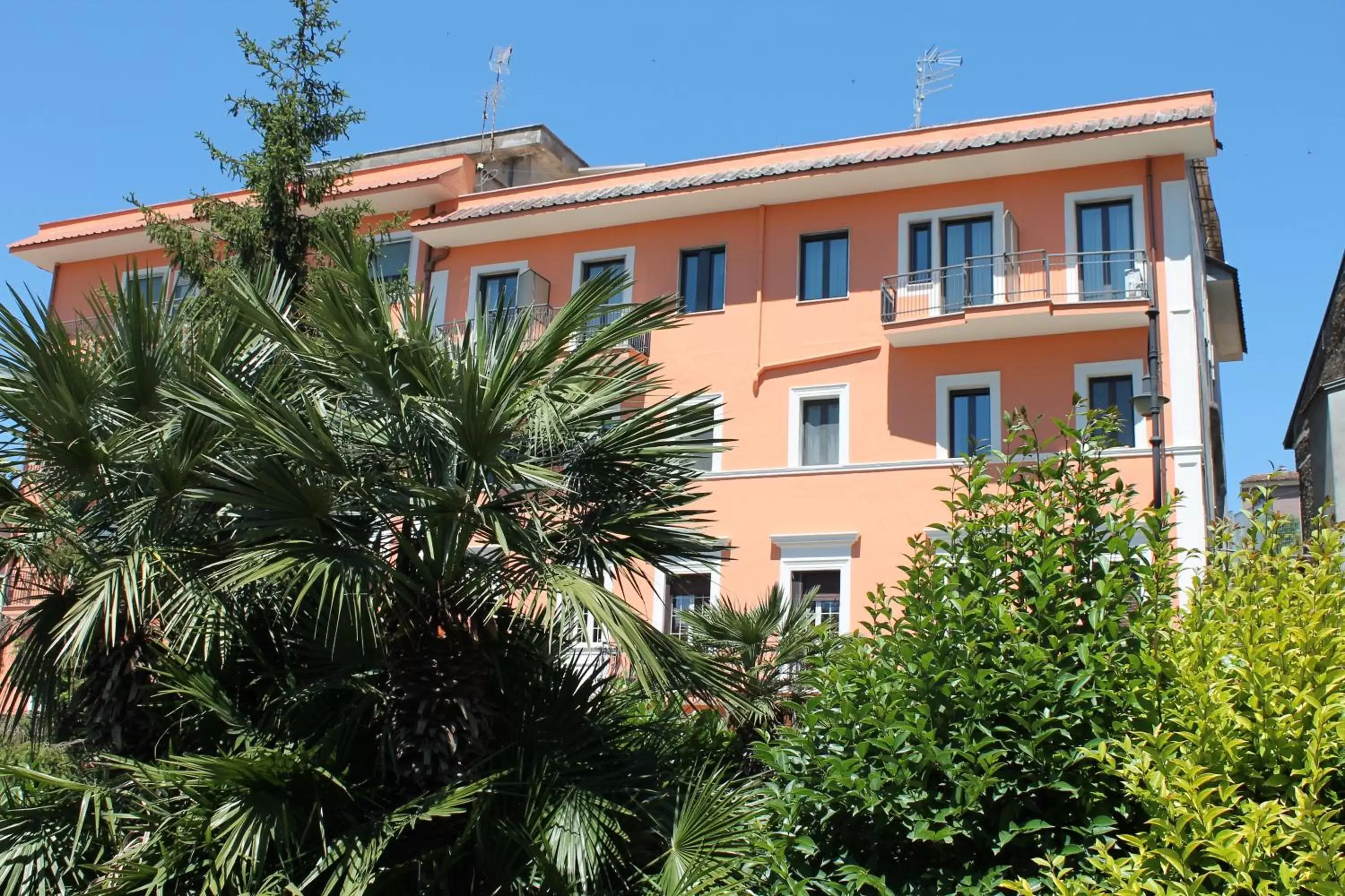 Facade/entrance, Property Building in Hotel La Villa