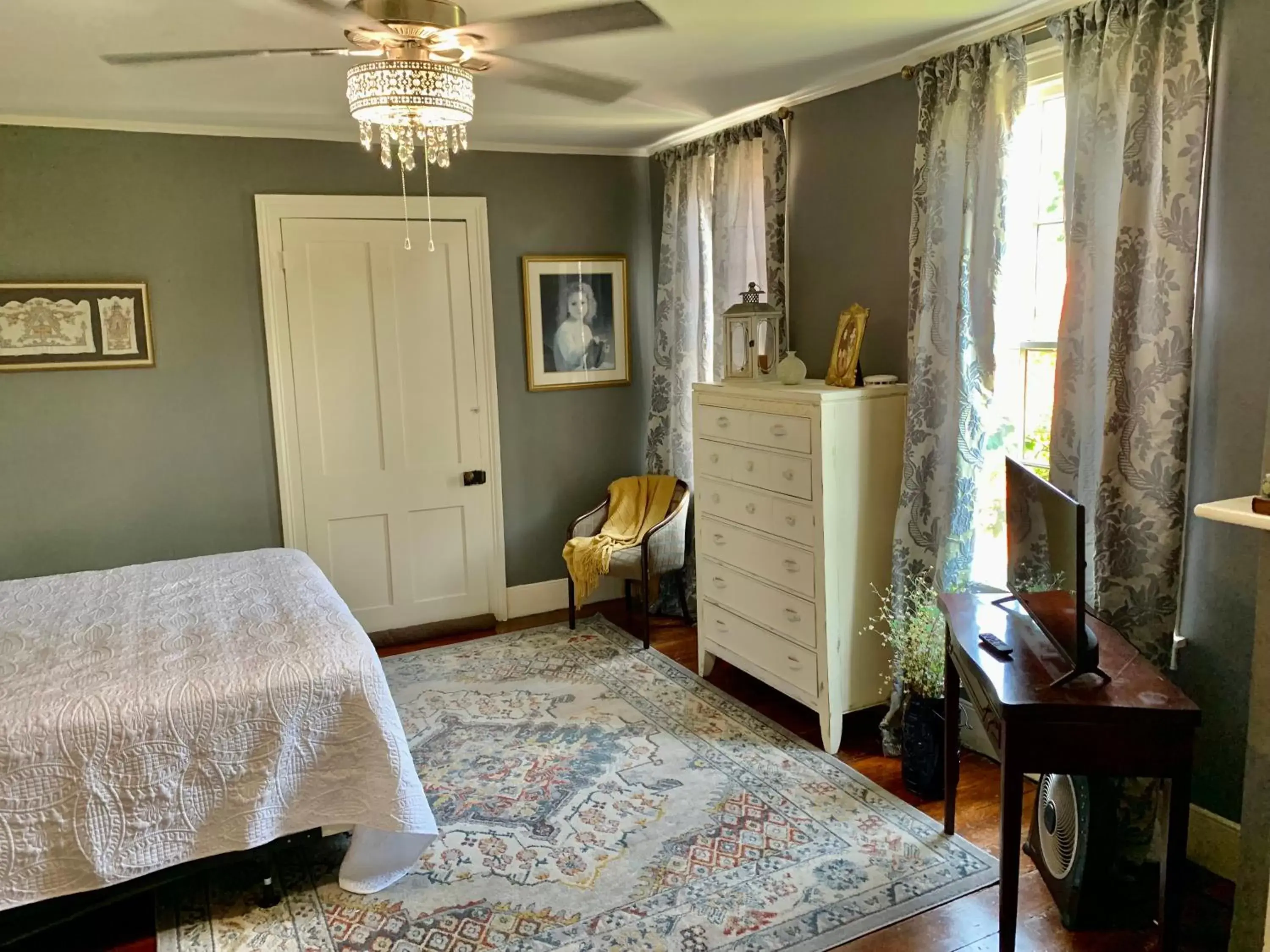 Bed in The Beaumont House Natchez