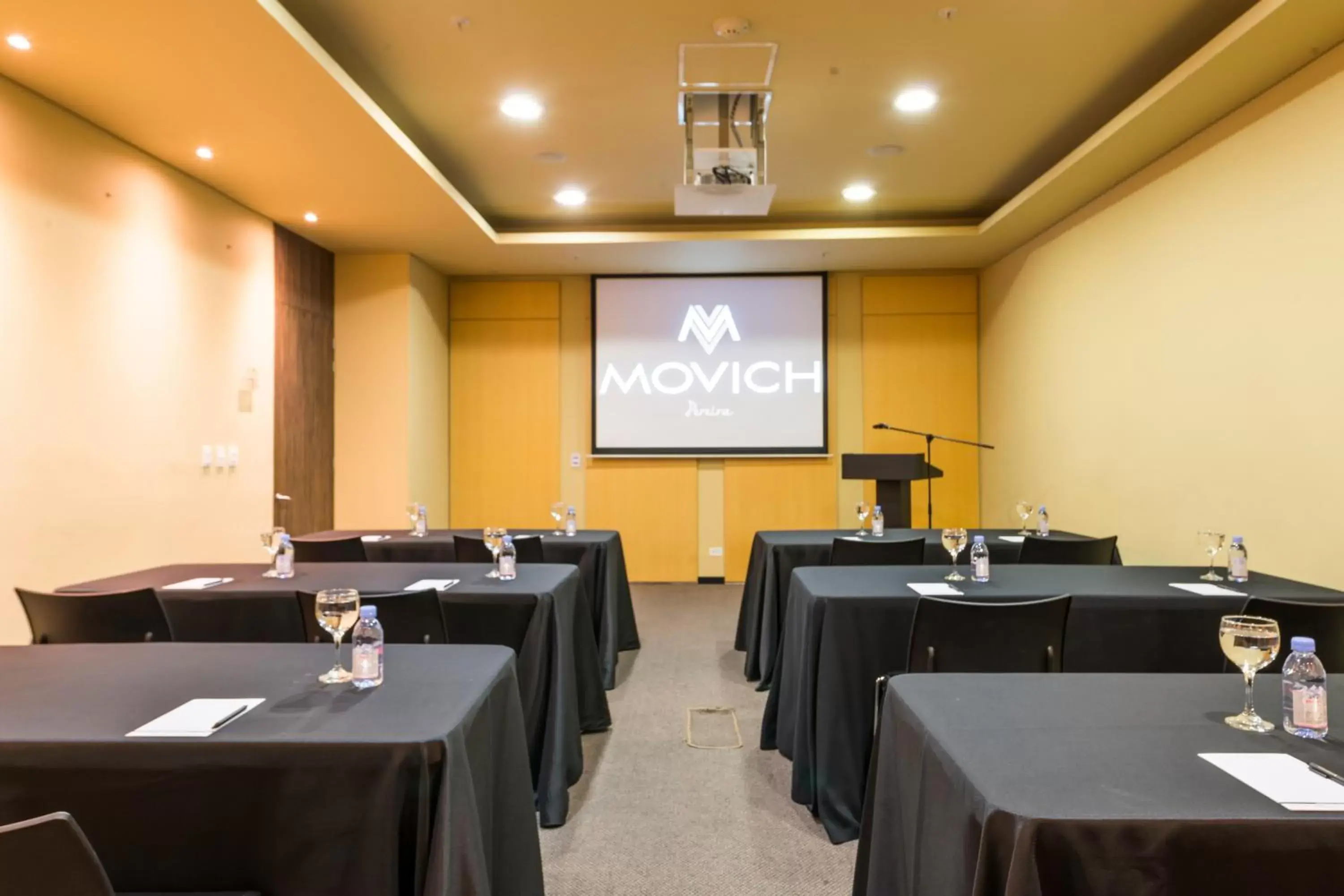 Meeting/conference room in Movich Hotel de Pereira