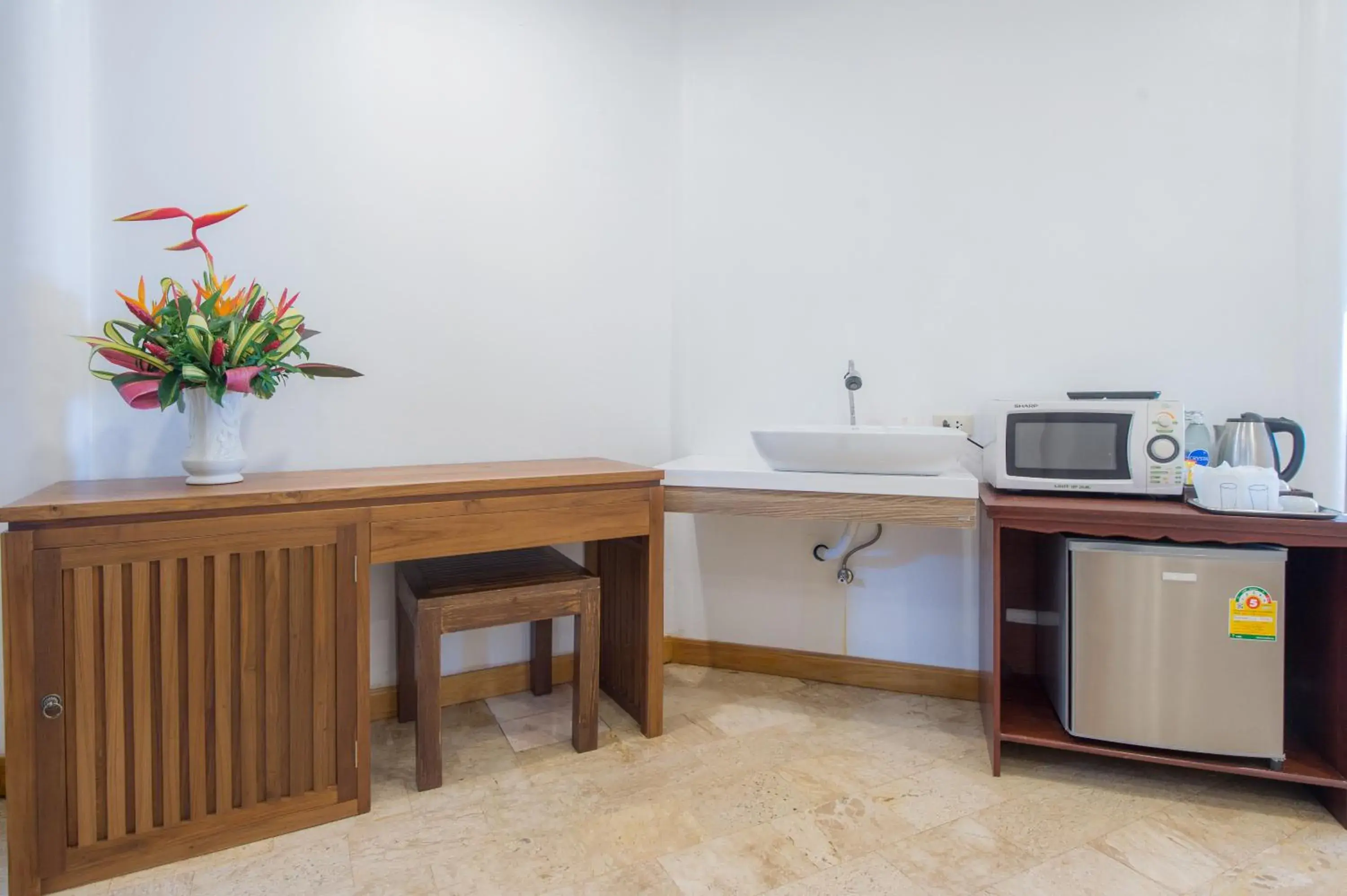 Kitchen or kitchenette, Kitchen/Kitchenette in Twin Bay Resort - SHA Extra Plus