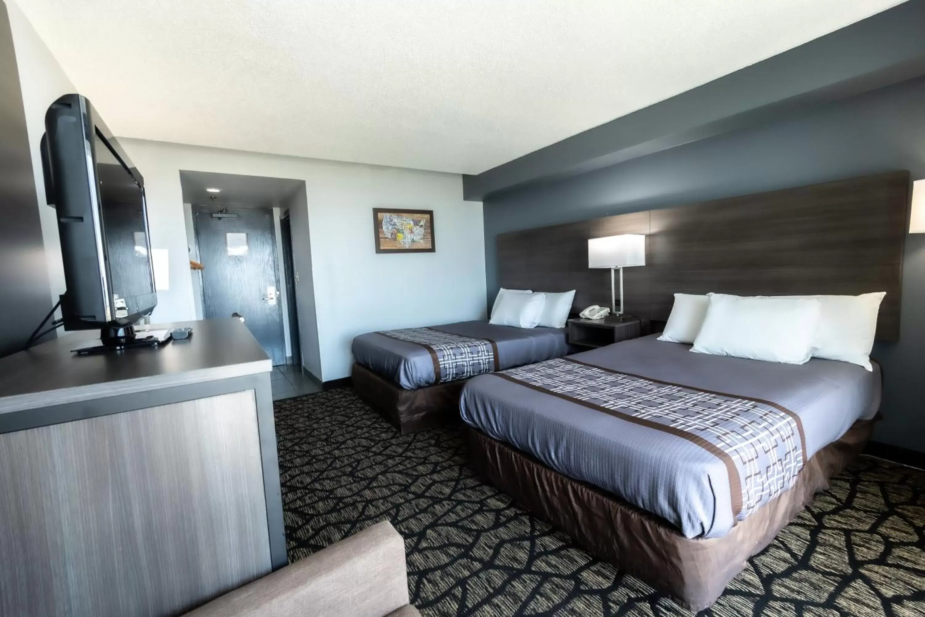 Photo of the whole room, Bed in Seaview Hotel Photo of the whole room, Bed in Seaview Hotel