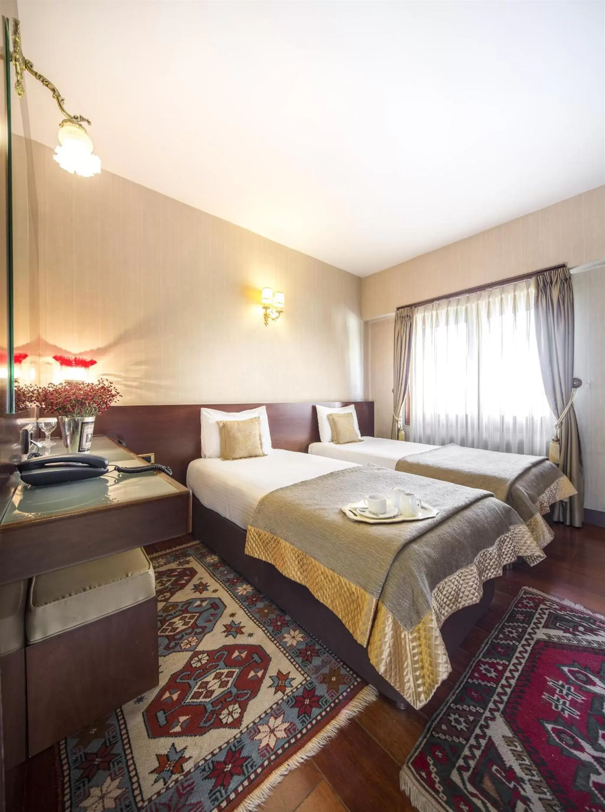 Photo of the whole room, Bed in Burckin Hotel Photo of the whole room, Bed in Burckin Hotel