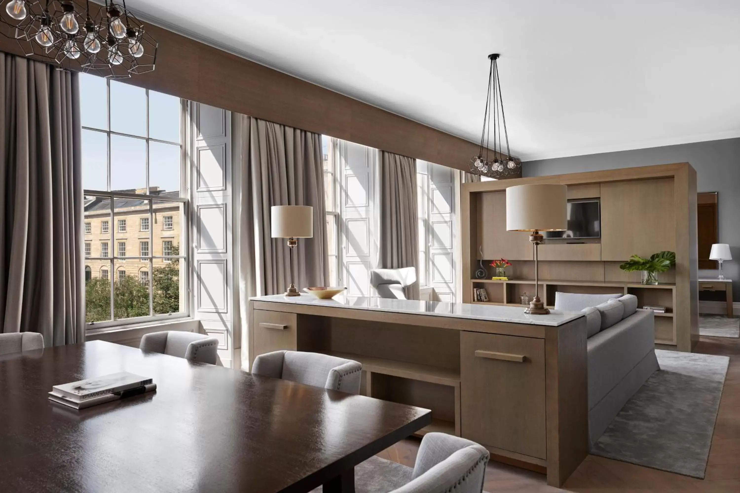 Living room, Kitchen/Kitchenette in Kimpton - Blythswood Square Hotel, an IHG Hotel