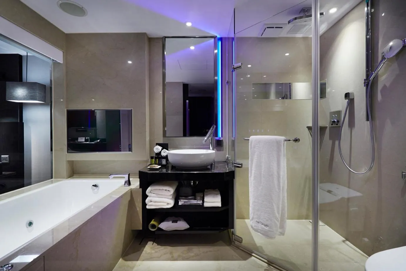 Bathroom in The Tango Hotel Taipei FuHsing
