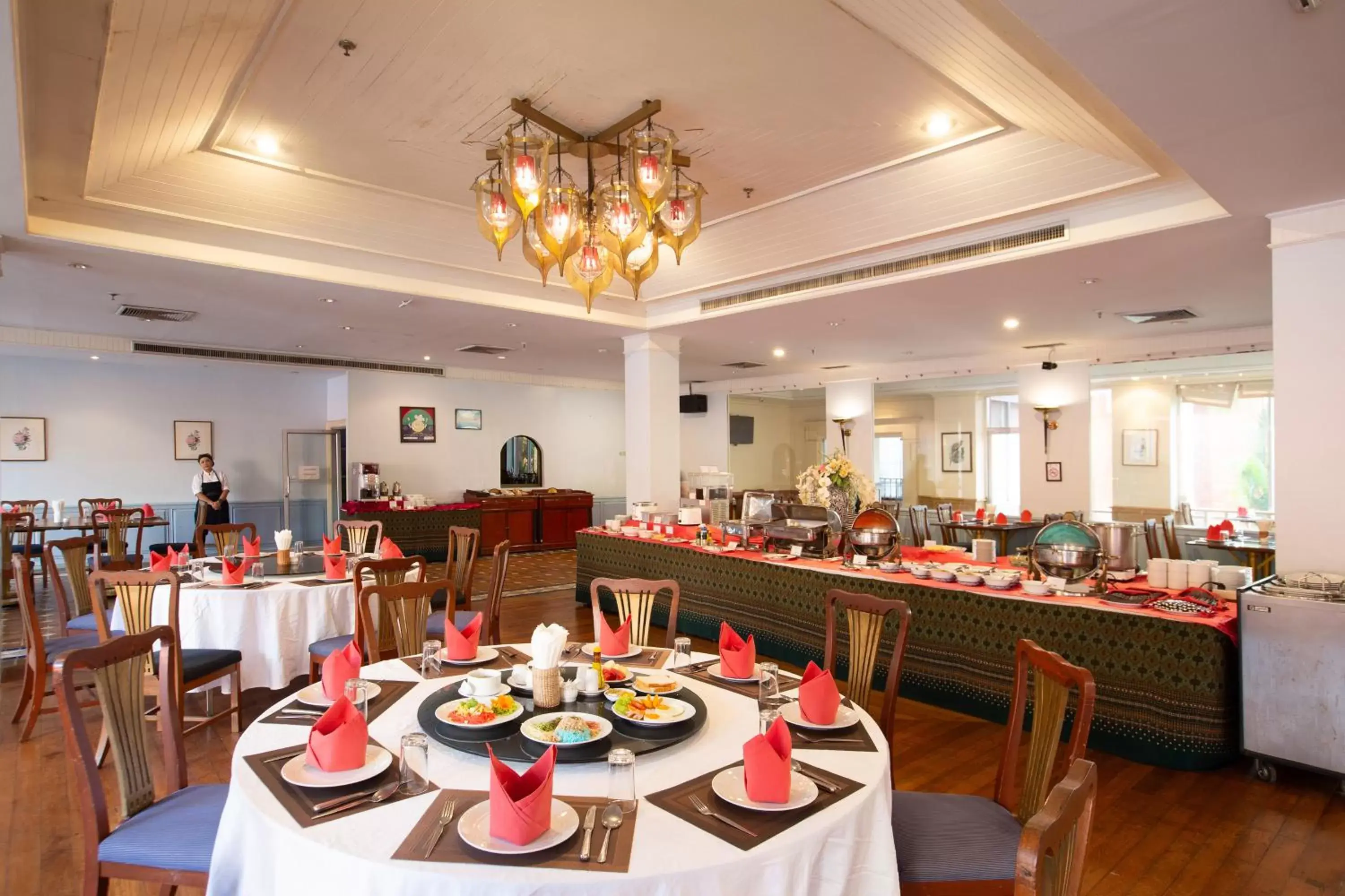 Restaurant/places to eat in The Imperial Narathiwat Hotel Restaurant/places to eat in The Imperial Narathiwat Hotel