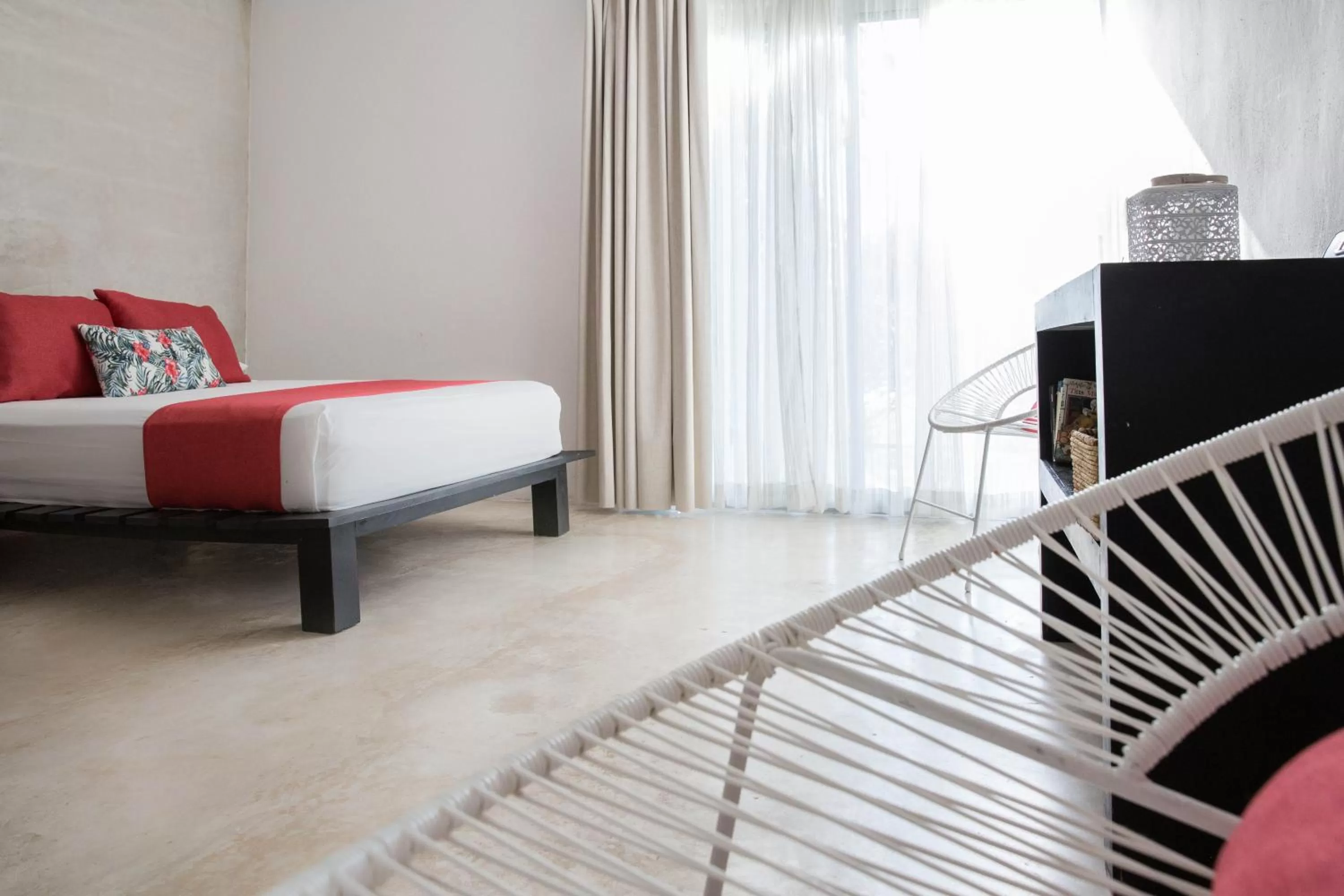 Photo of the whole room, Bed in Villas H2O