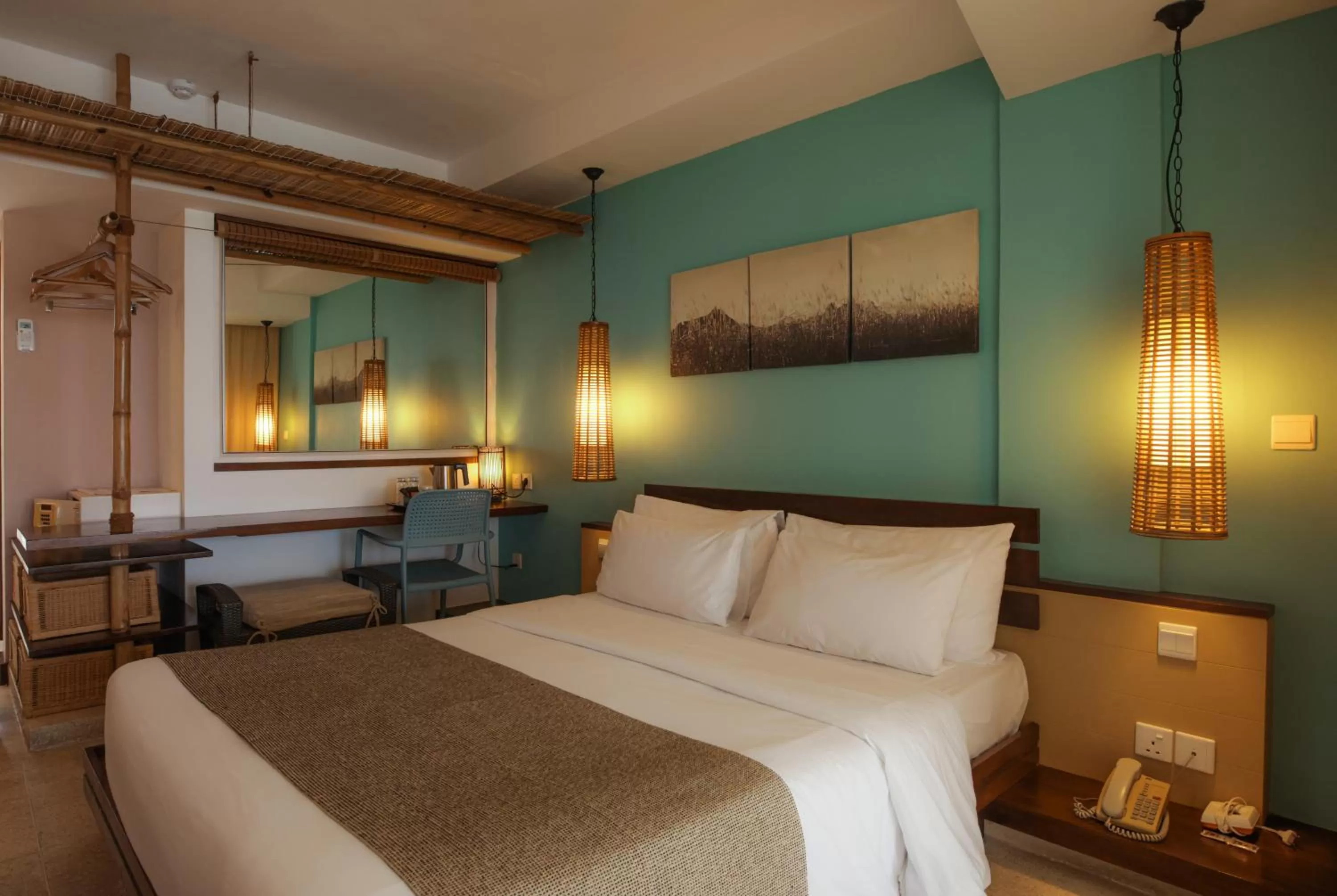 Photo of the whole room, Bed in Laguna Beach Hotel & Spa