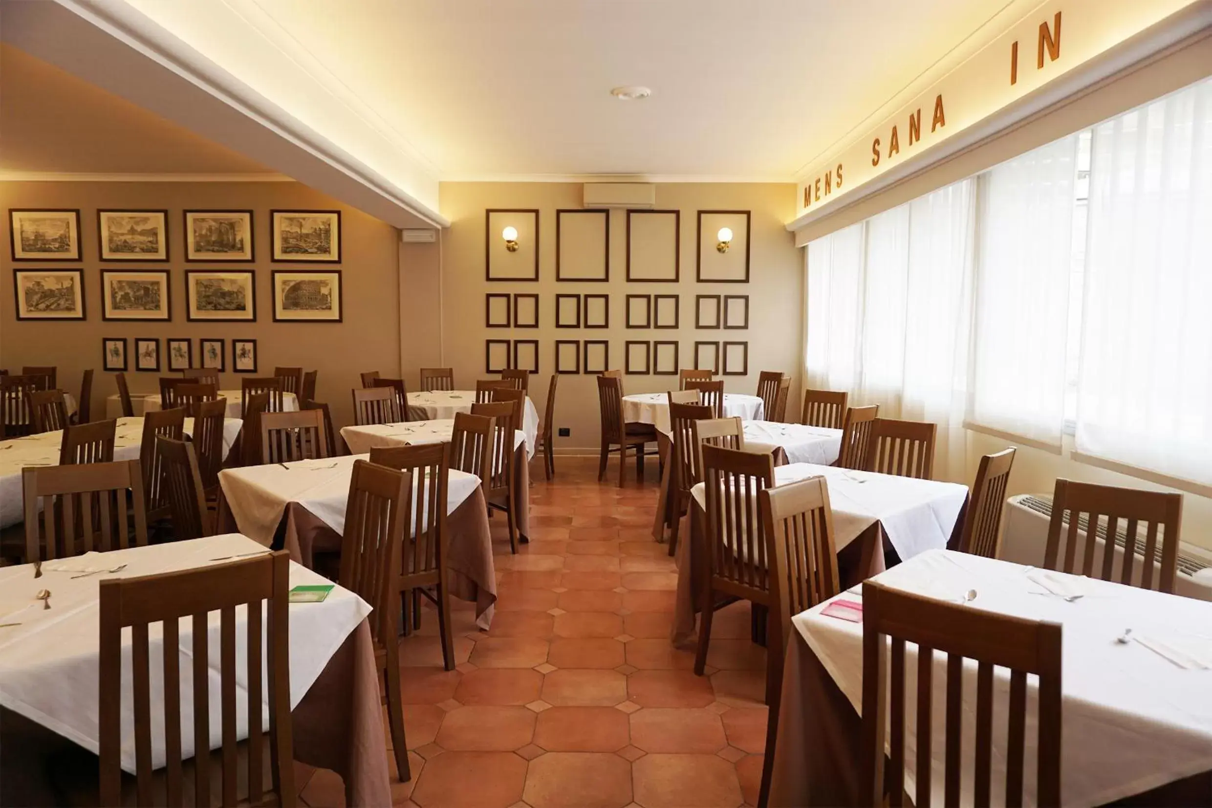 Restaurant/Places to Eat in Hotel Marc'Aurelio