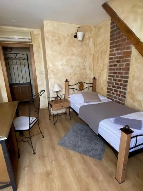 Bed in Hotel Via Ironia