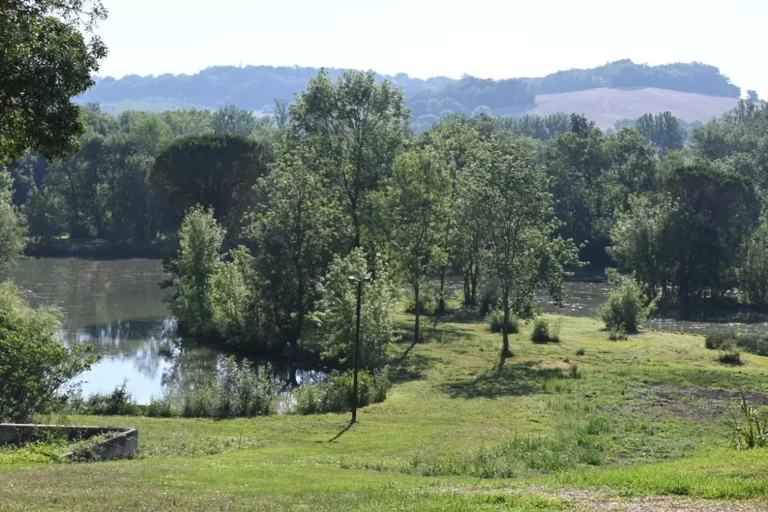 Lake view in Domaine de Boulouch