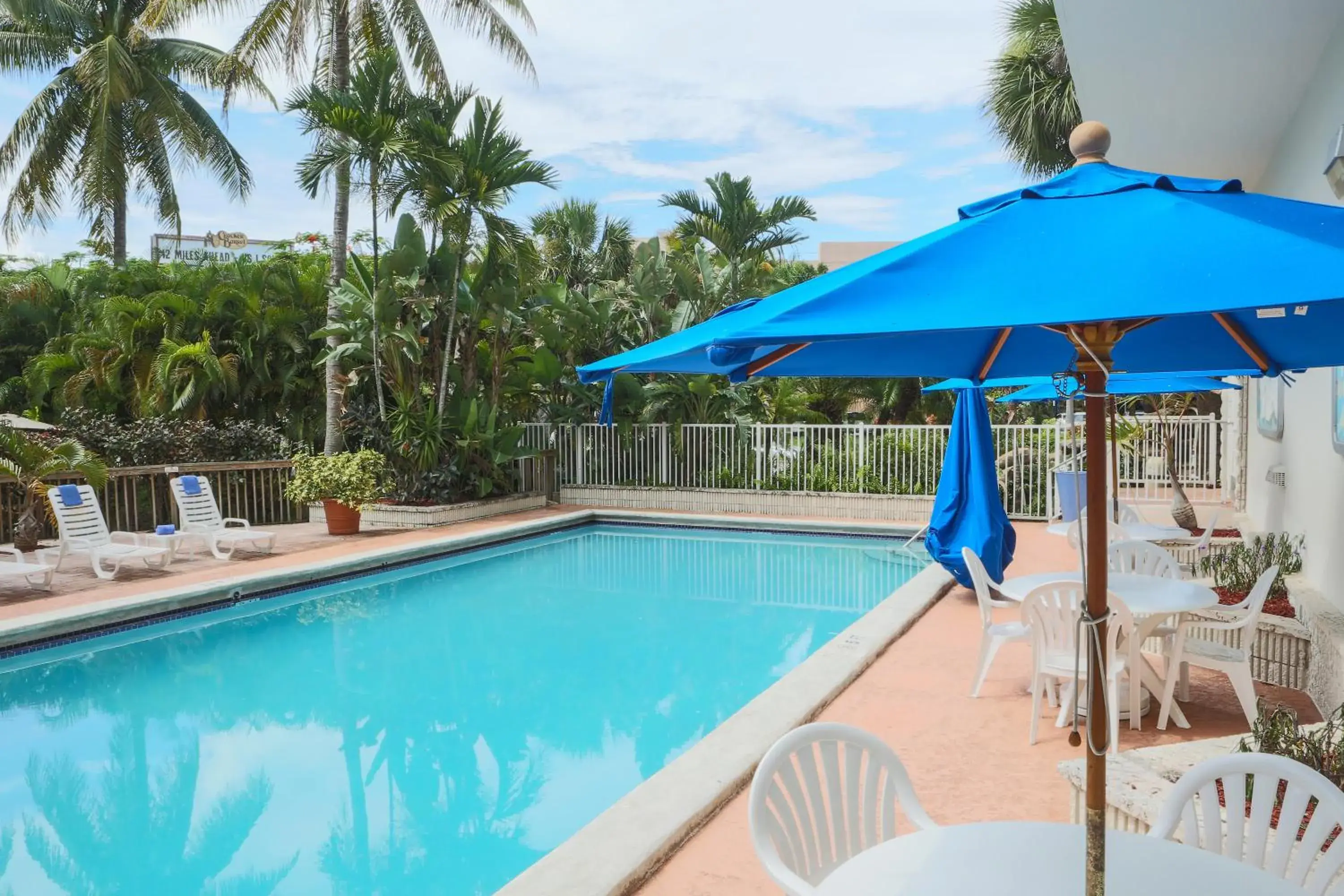 Swimming Pool in Motel 6-Cutler Bay, FL