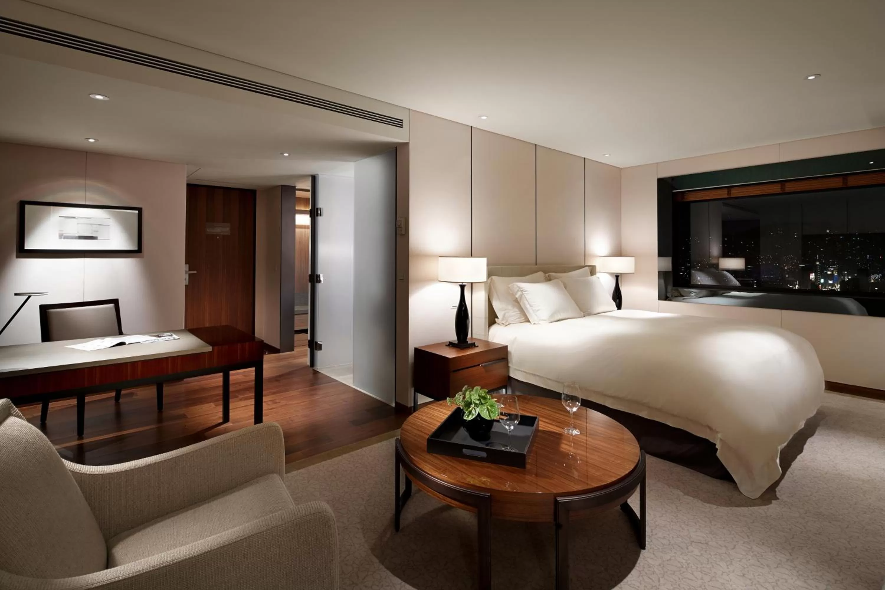 Photo of the whole room, Bed in The Shilla Seoul
